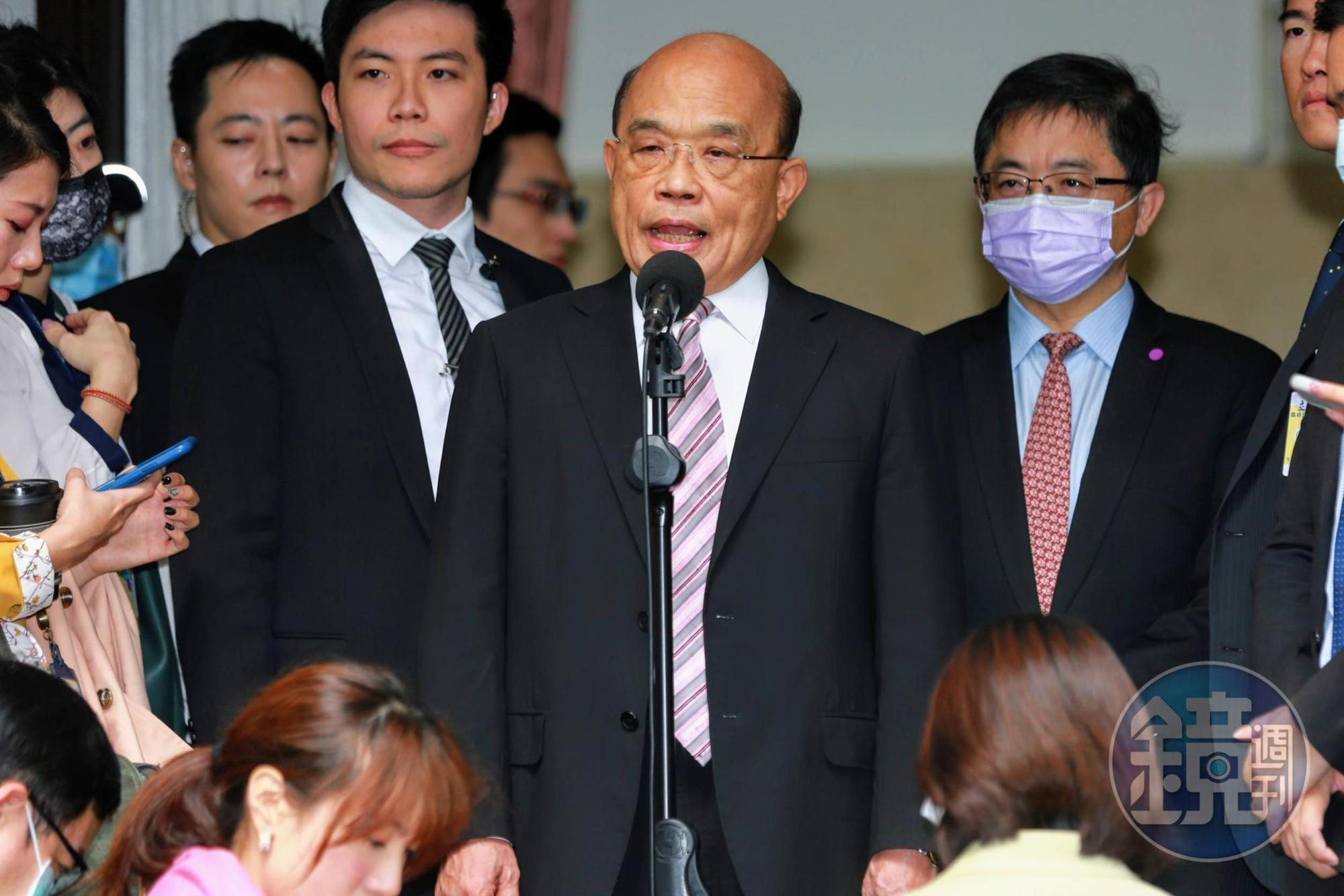 行政院長蘇貞昌赴立院報告,被媒體問到中天換照案,他表示行政院會完全尊重NCC的專業審查。