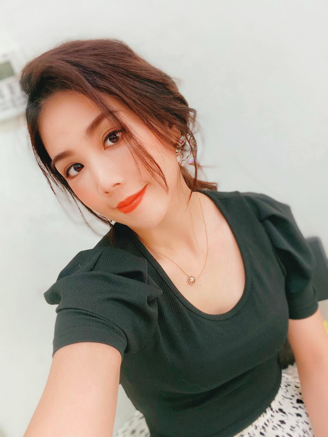 楊晨熙最近當黑手親自學習汽車維修技術，打算投資開店。（翻攝自楊晨熙臉書）