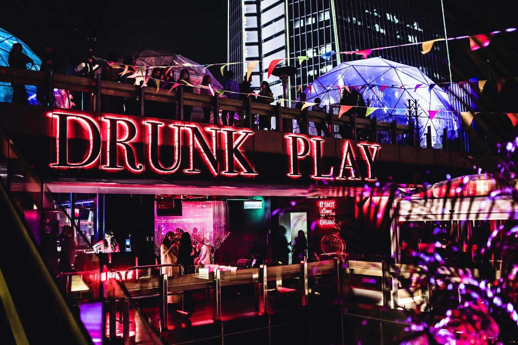 「Drunk Play爛醉不累」於臉書宣布撤資消息,並強調從21日開始會由新品牌進駐營運。(翻攝Drunk Play臉書粉專)