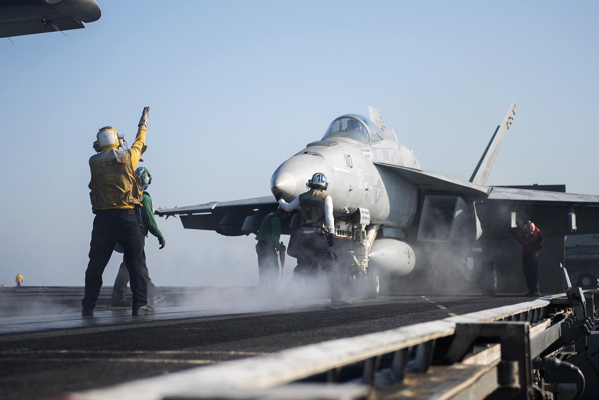 美國一架F/A-18E「超級大黃蜂」(Super Hornet)戰績墜毀於加州,飛行員順利彈出。(示意圖,翻攝自pixabay)
