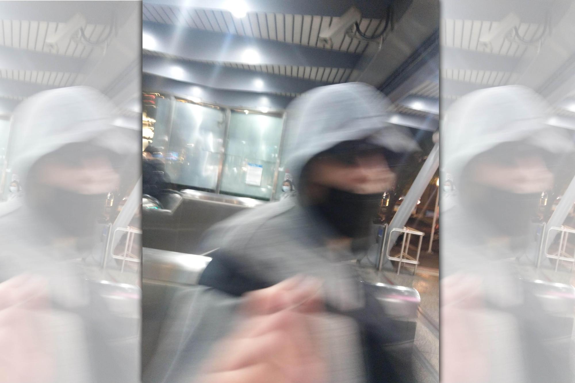 知名動漫主持人黃以安日前在東區地下街造人襲胸。(翻攝自黃以安臉書)