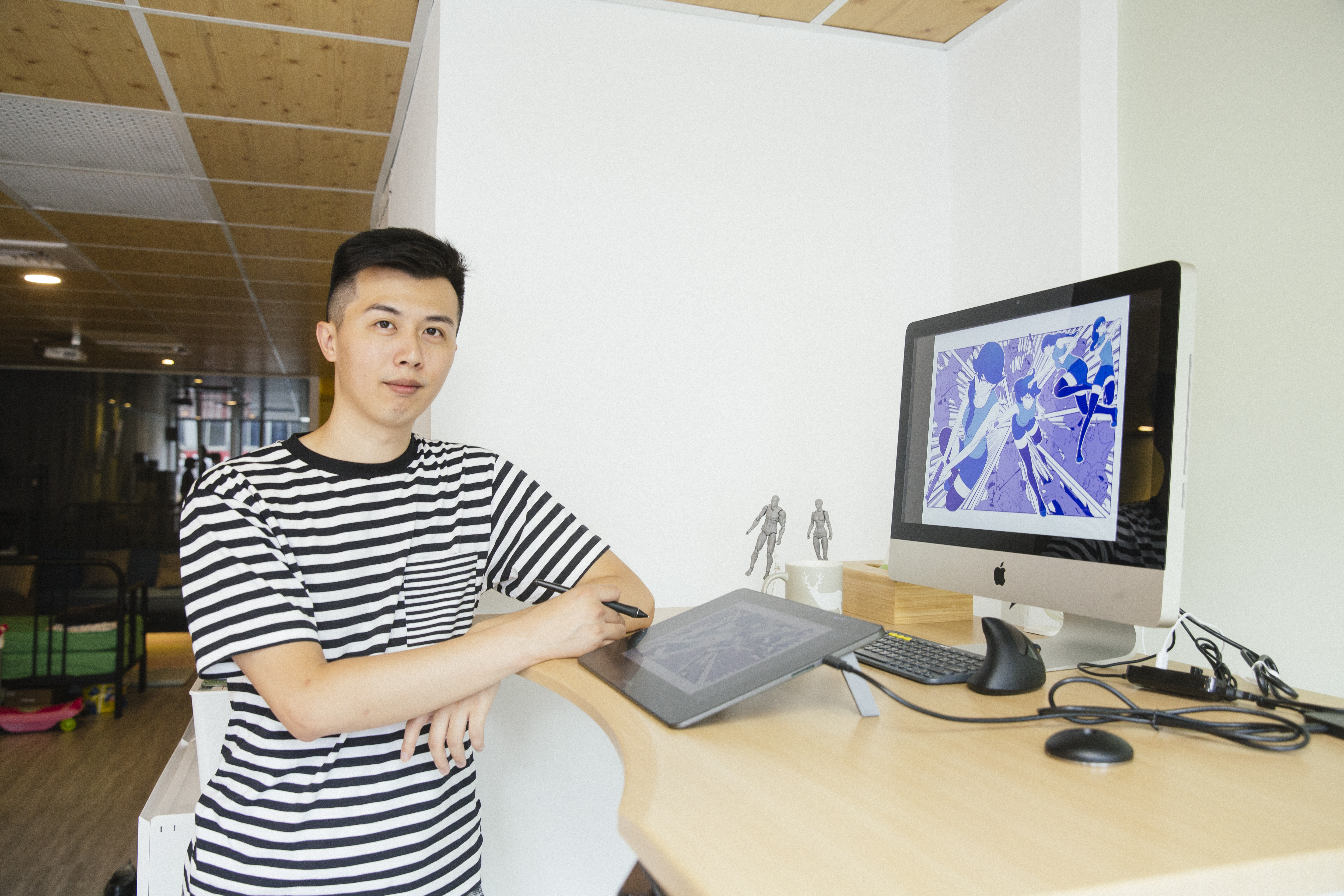 謝東霖以筆名「白色七號」出版過多部恐怖與奇幻小說。