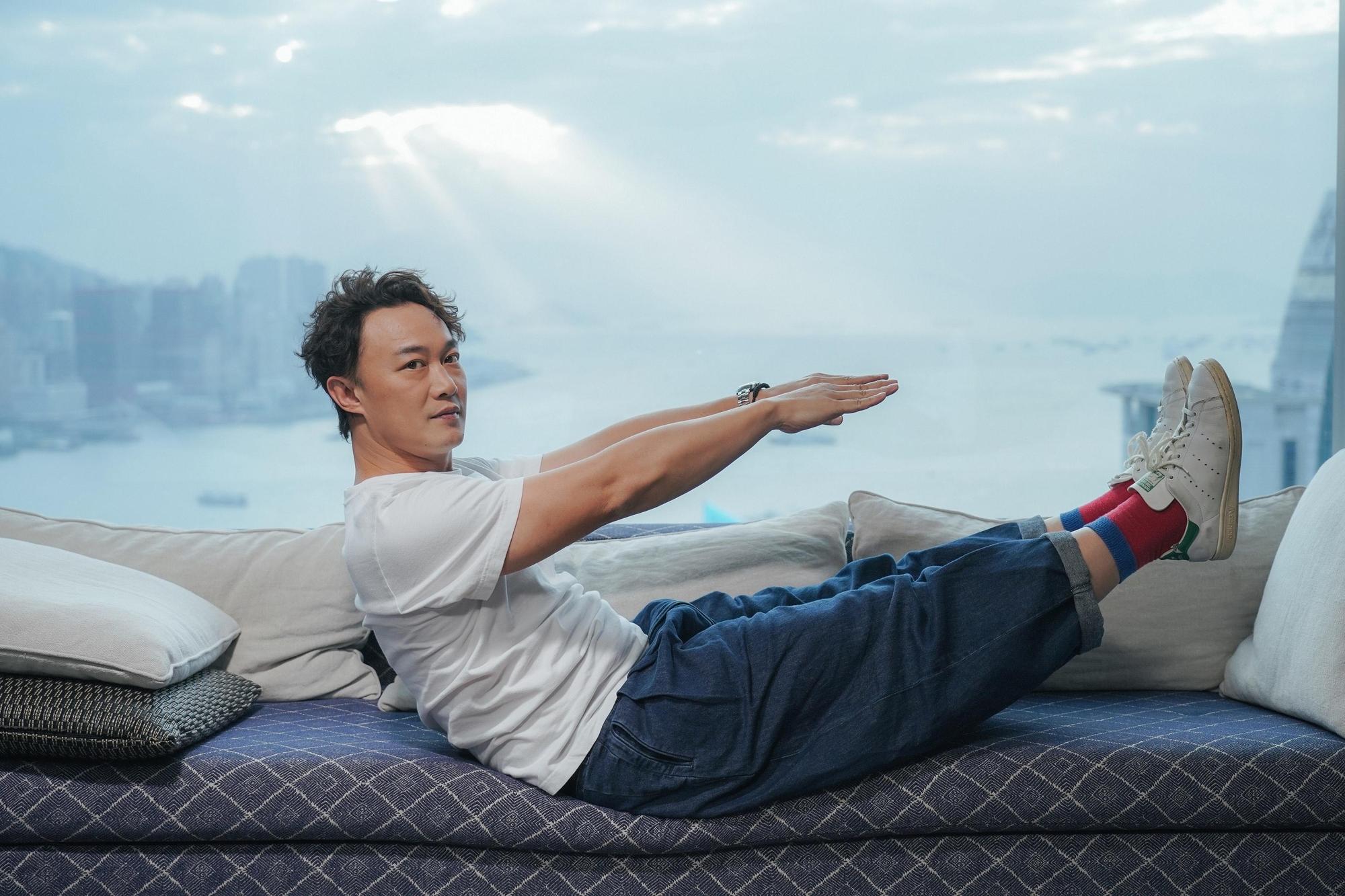 陳奕迅宣傳粵語新歌《致明日的舞》。(環球唱片提供)