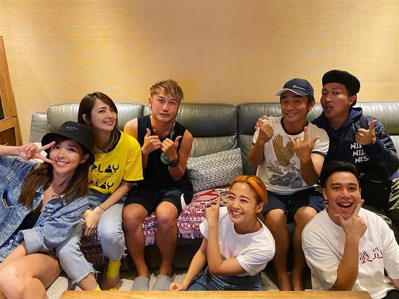 吳宗憲17日到KID家看《玩很大》，吃了女主人煮的麵。（翻攝自吳宗憲臉書）