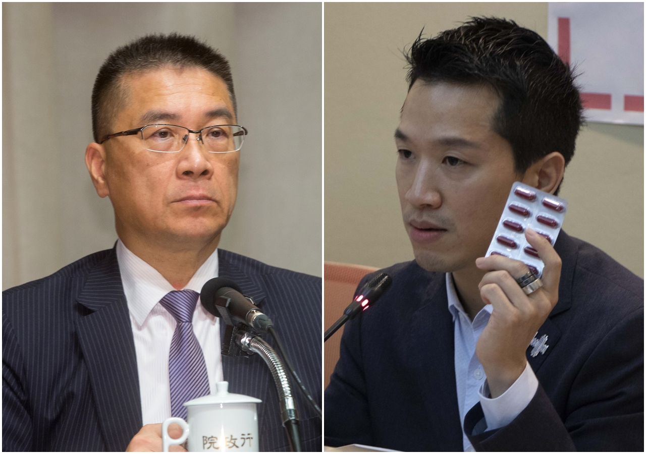 民進黨立委何志偉（右）今早開記者會時，脫口要內政部長徐國勇（左）下台。（何志偉國會辦公室提供／本刊資料照）