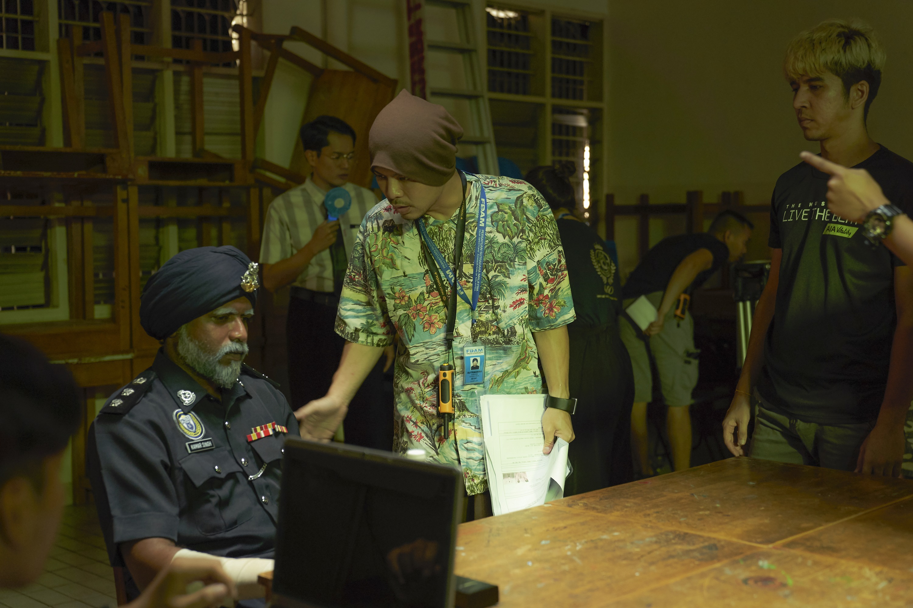 黃明志這次拍片的演員來自不同種族，光是溝通就是一件難題。（華映提供）