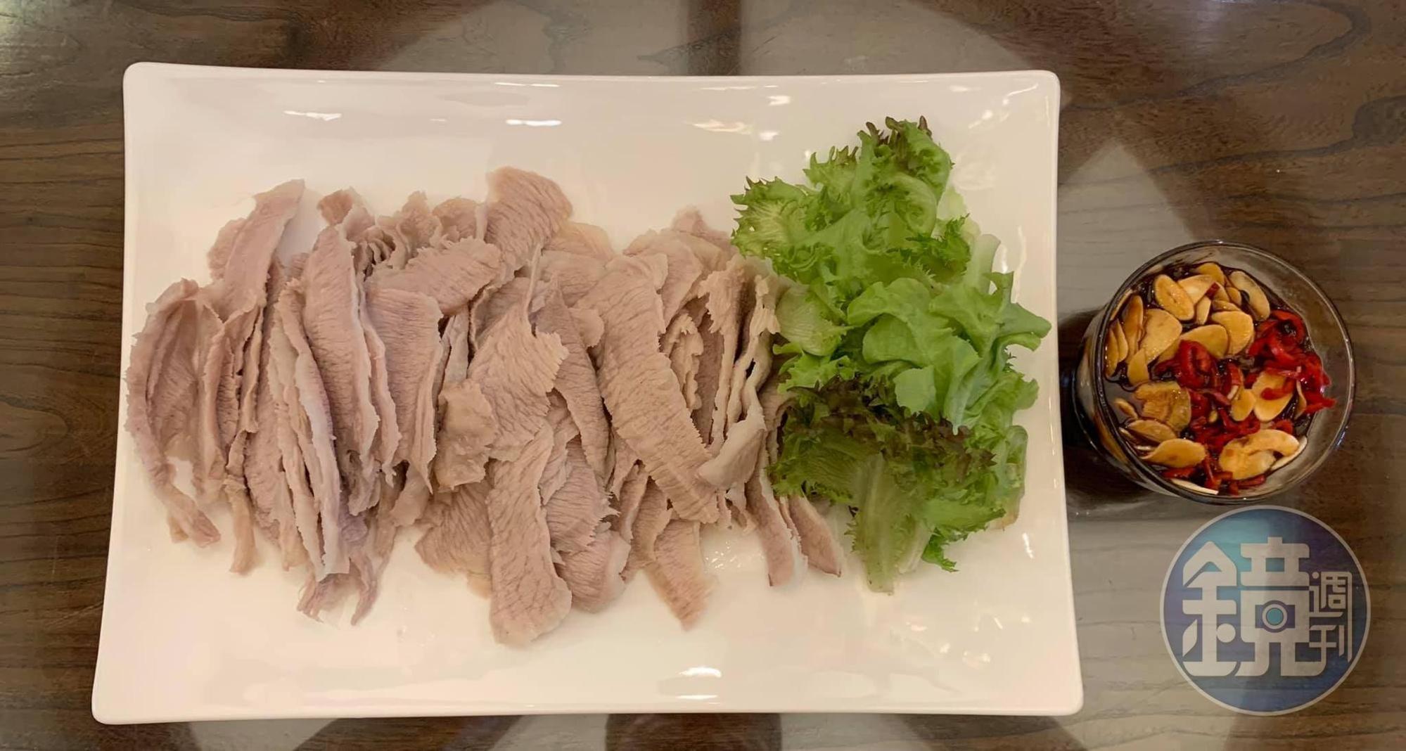 白灼禁臠可搭配生菜吃。