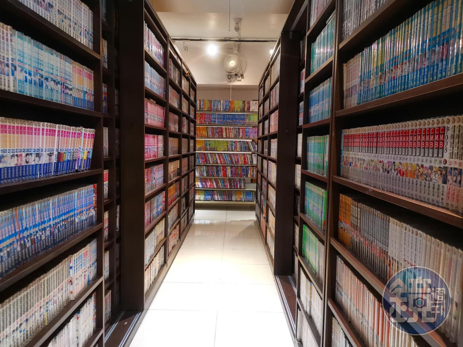 二樓的藏書非常豐富。