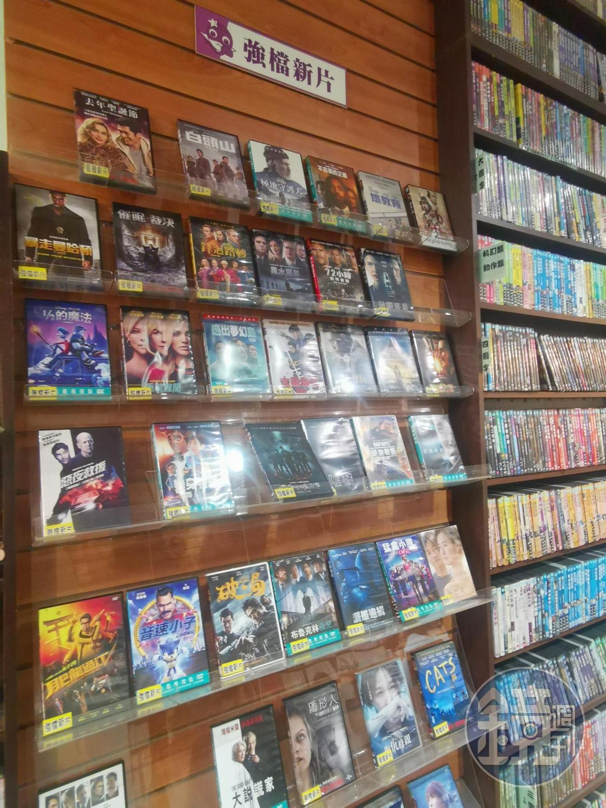 除了大量的DVD，也有強檔新片。