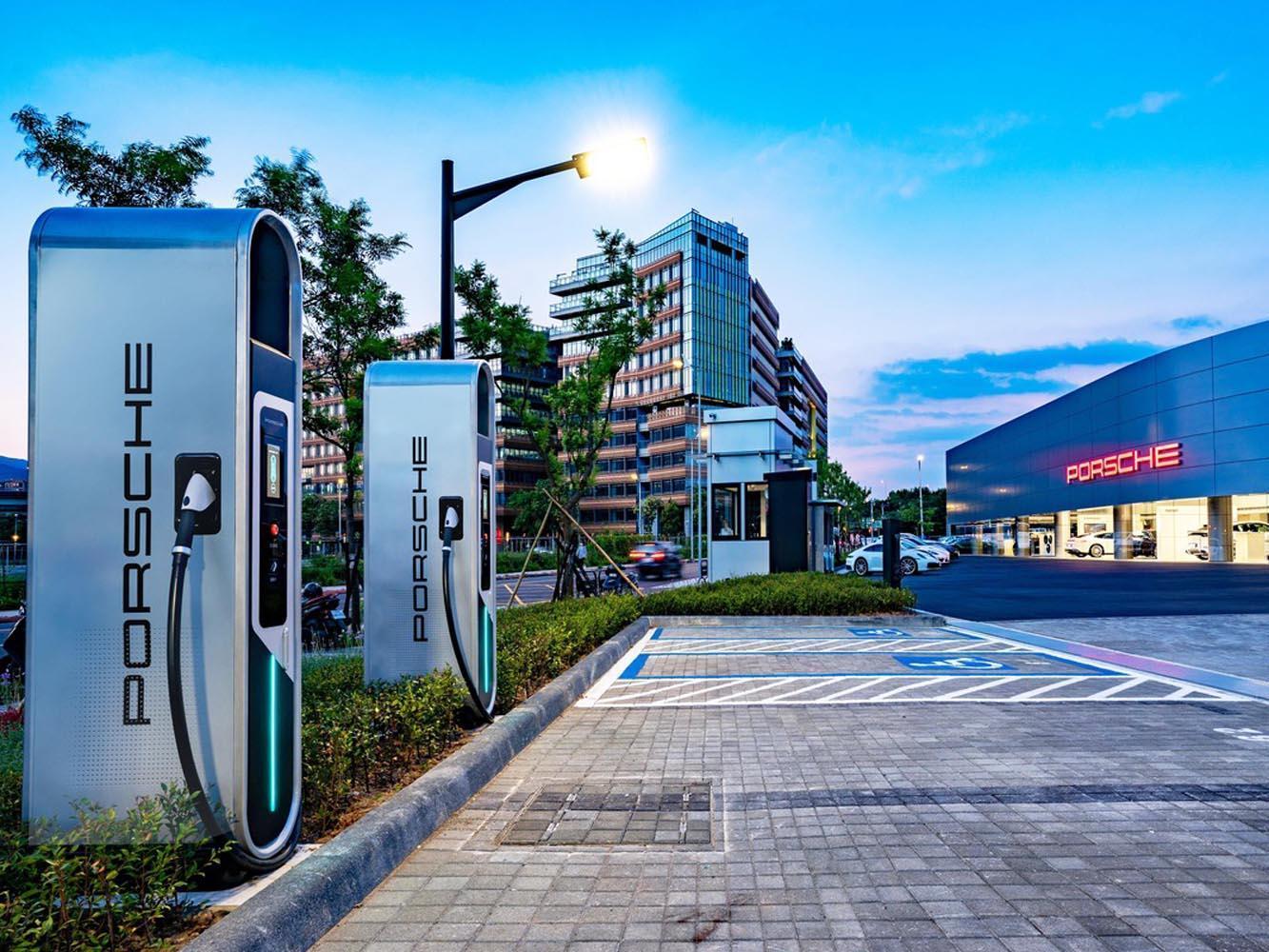 隨著台北敦南保時捷展示中心最新建置的Porsche Turbo Charging高速充電站啟用，台灣保時捷已完成台北、新北、桃園及高雄保時捷中心等地的建置。