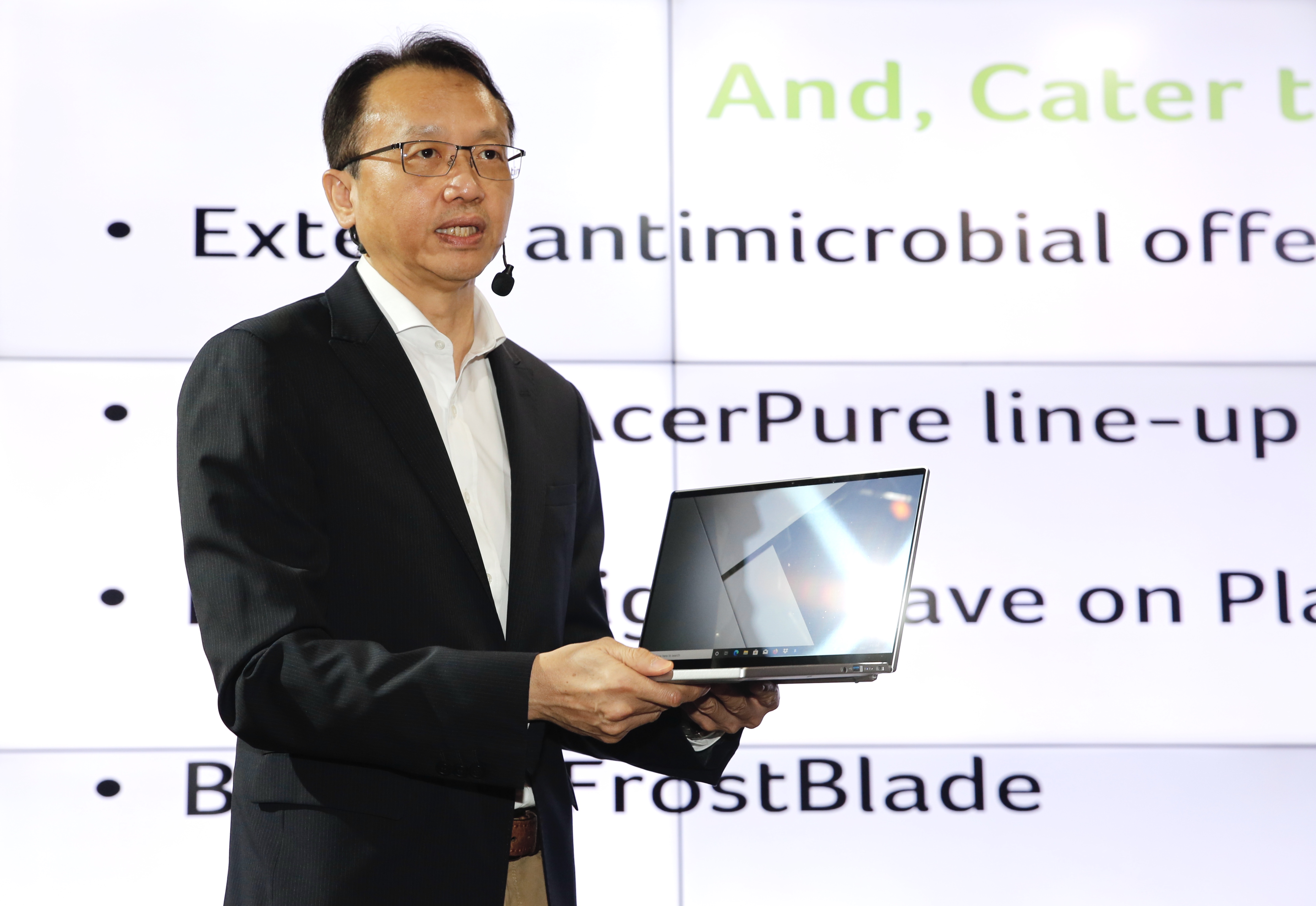 宏碁董事長陳俊聖對於跨界推新產品，認為「只要跨得過去就不叫做不務正業。」 