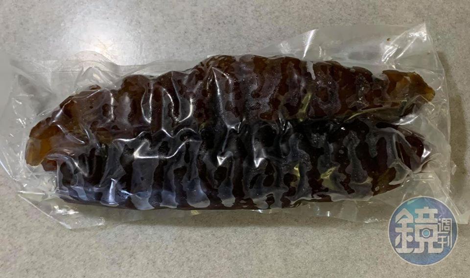 冰箱裡現成的海參2支。