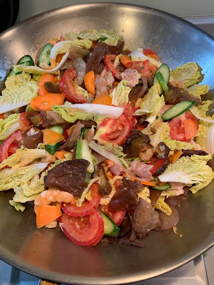 食材大火熗鍋。