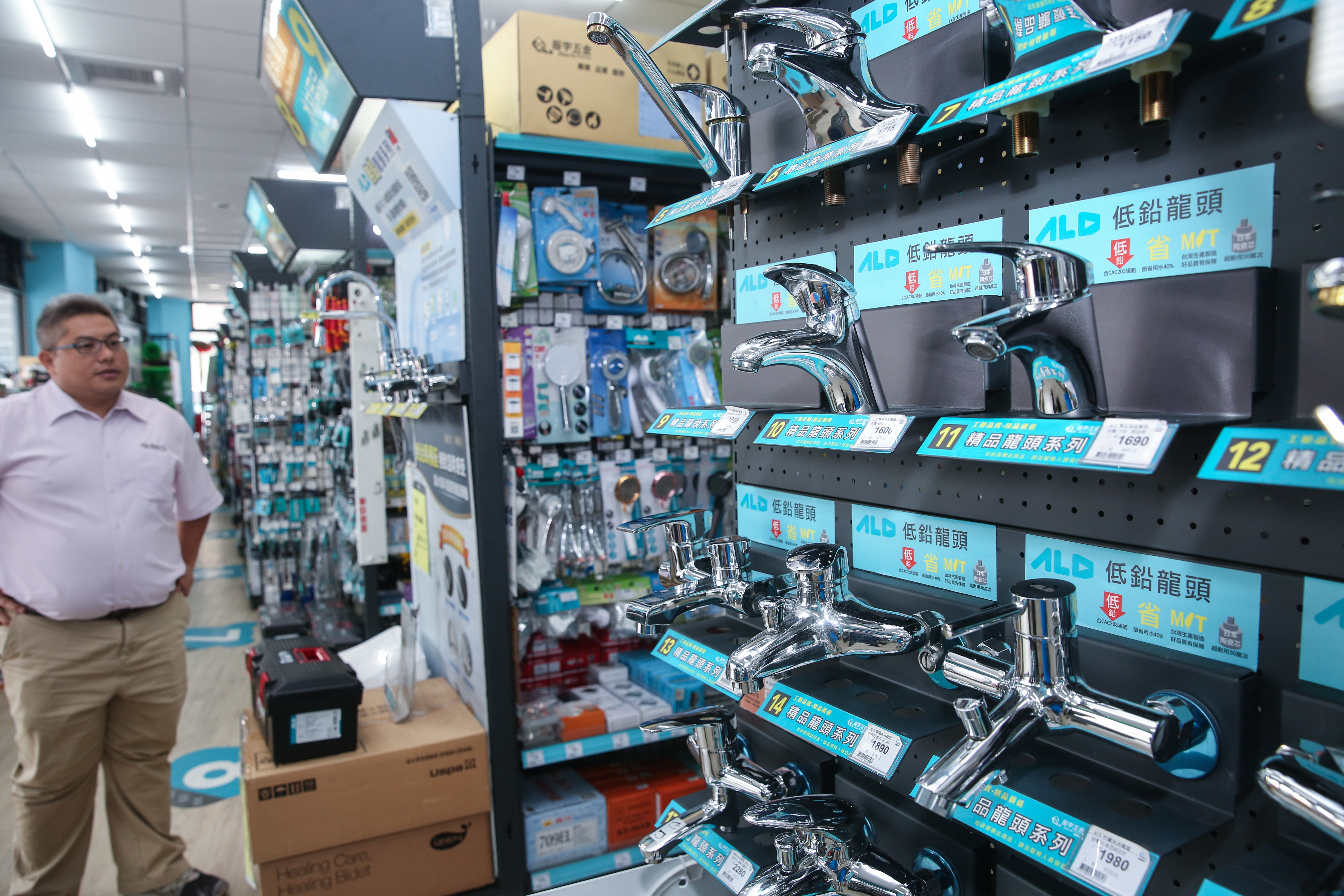 洪國展積極開發逾200種ALD自有品牌商品，試圖以選品品質跳脫價格廝殺戰。