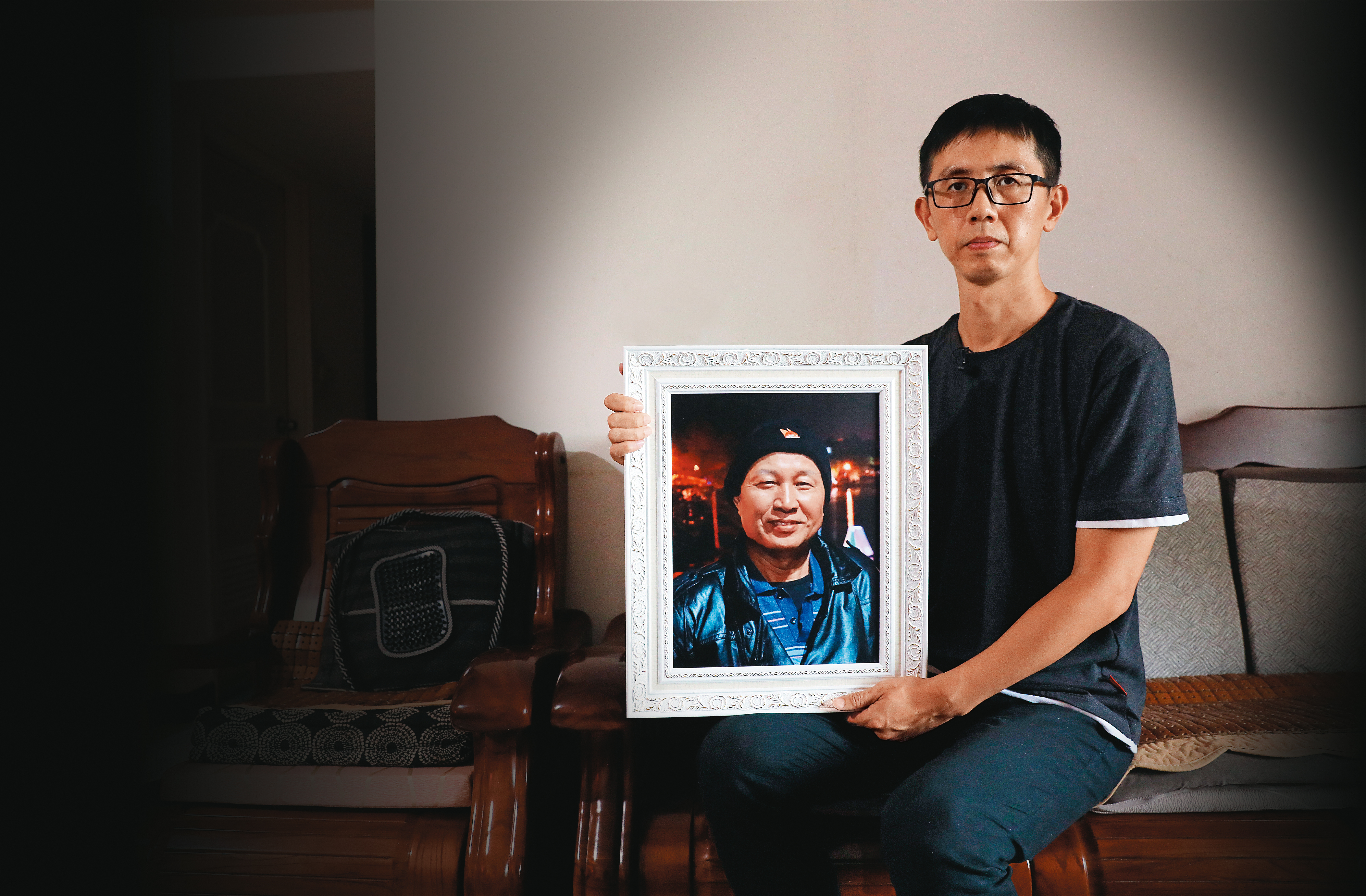 鮑啟宇的兒子於父親過世後接受採訪,他盼望國防部海軍司令部能正視父親的請求。