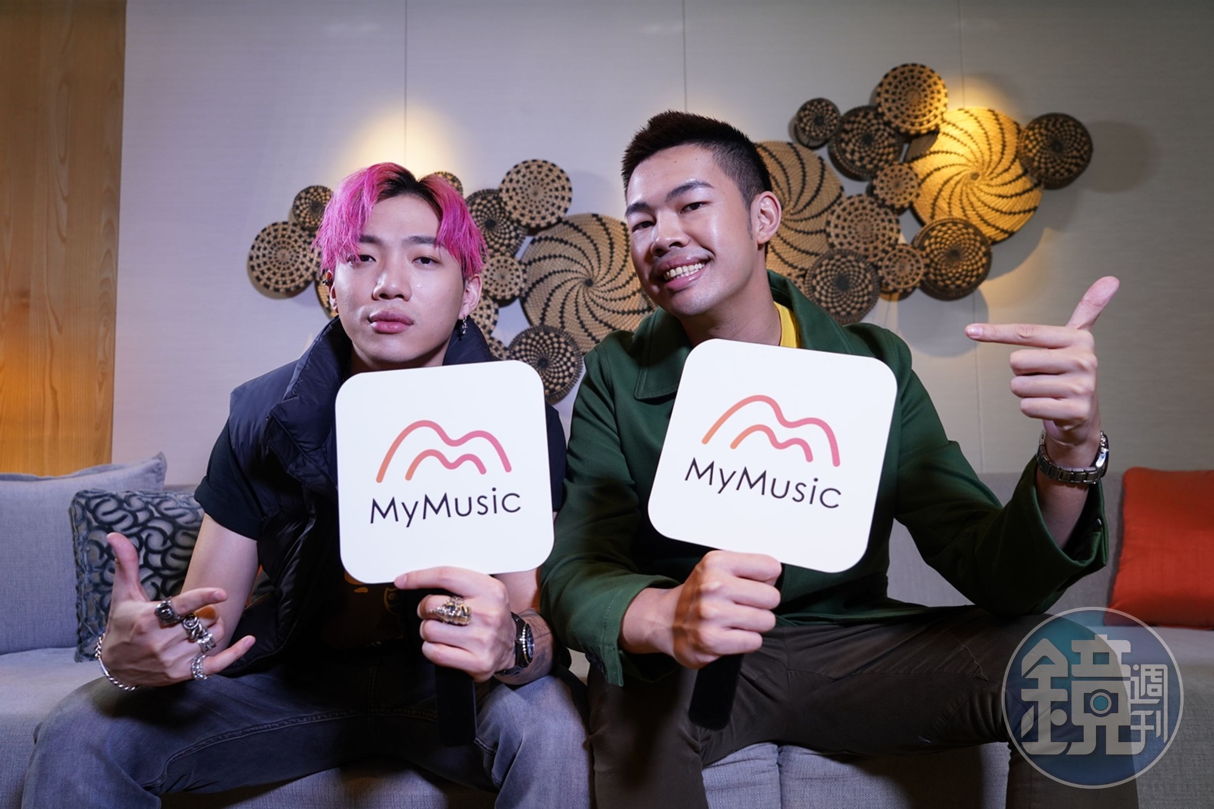 ØZI整夜未睡，但跟陳大天聊音樂時依然很帶勁。（MyMusic提供）