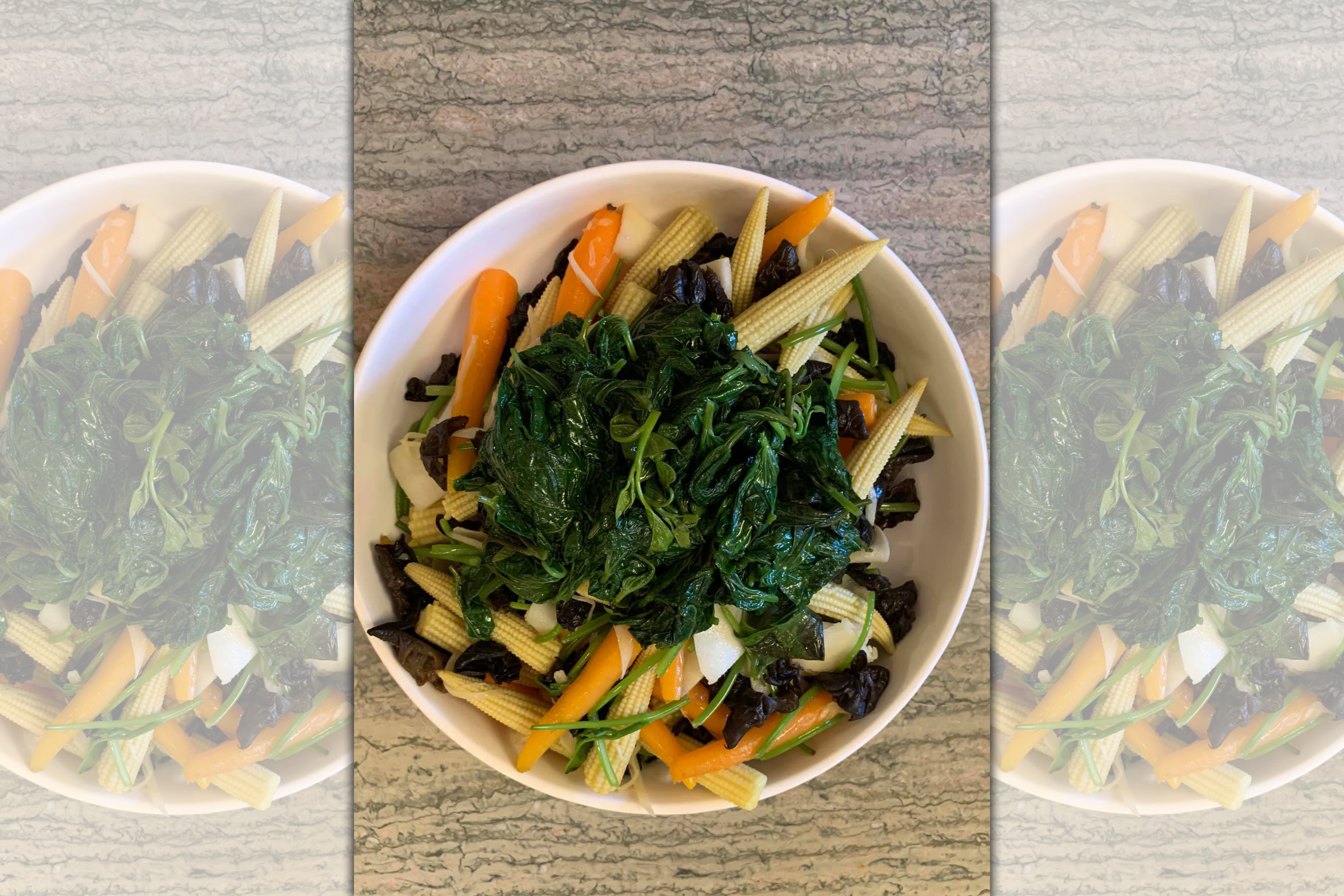 用苦茶油炒的五色蔬菜，茶油把蔬菜的甜味全部提出，非常好吃。