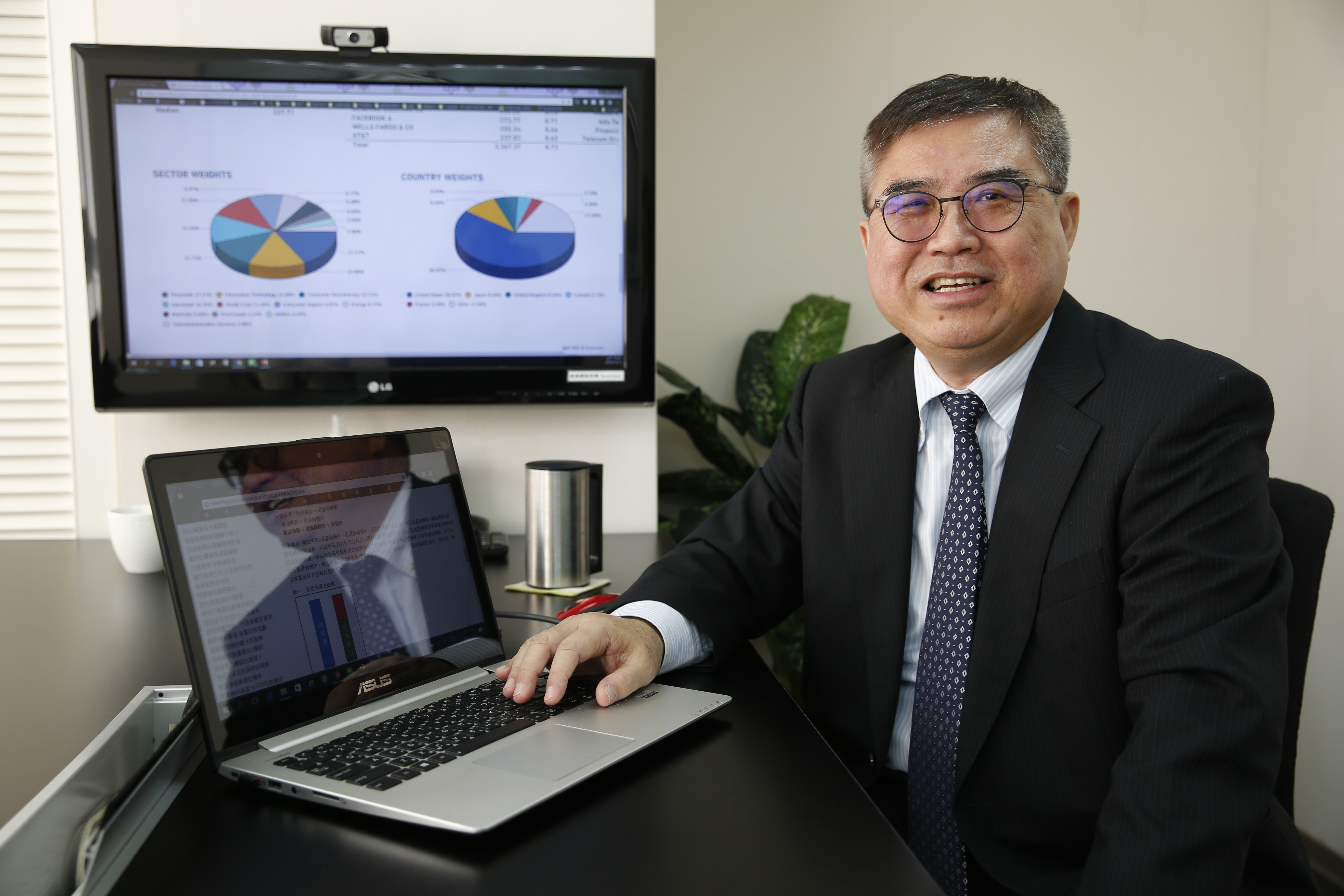 精算達人怪老子蕭世斌表示，買市值型ETF，不僅能參與台積電的成長，也能網住下一檔台積電。