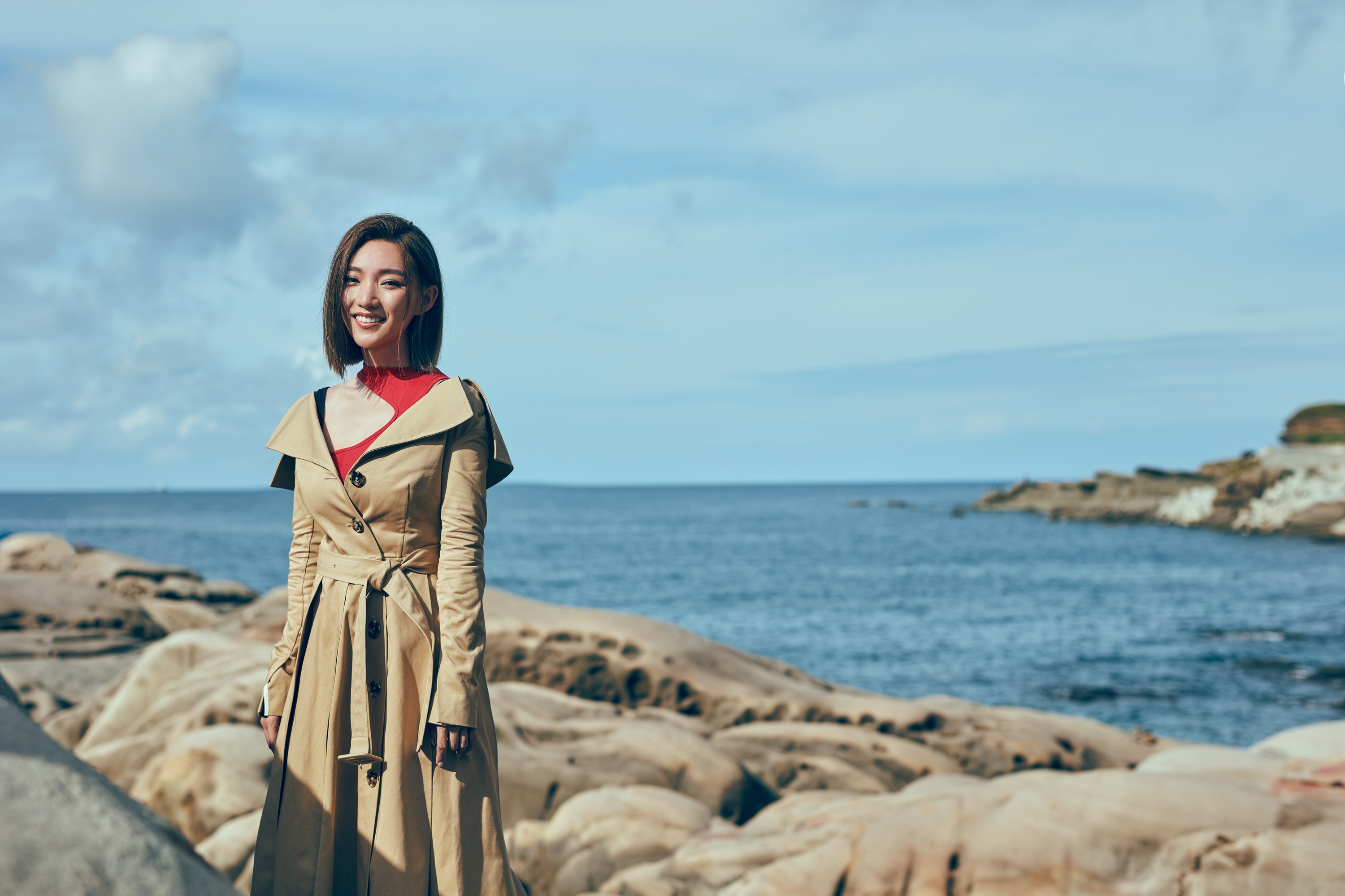 閻奕格推新專輯《Let Everything Happen》，為了拍同名主打歌MV，上山下海跑一整天。（華研國際提供）