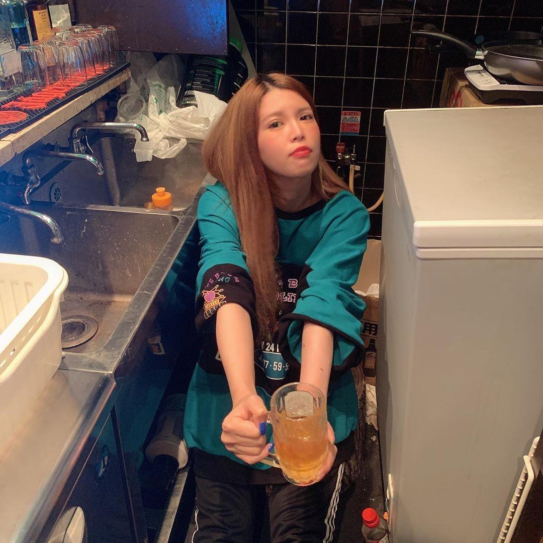 坂口杏里po出照片被砲轟水槽先洗一下。（翻攝自坂口杏里IG）