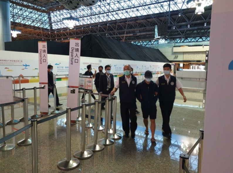 港人李彬豪在台不法情蒐，遭移民署強制驅逐出境。（翻攝畫面）