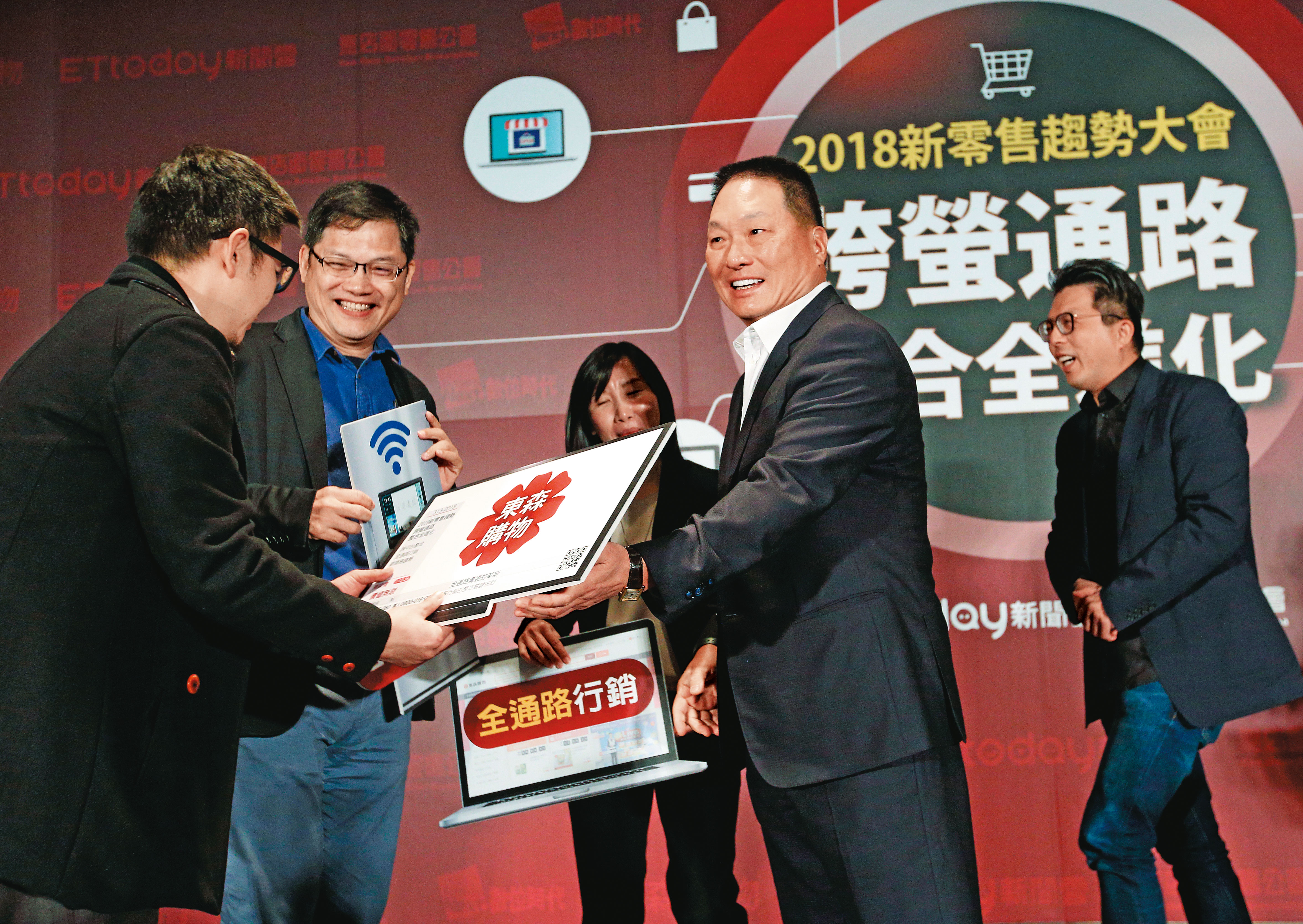 王令麟近年積極整合東森集團的線上、線下資源，要拚全通路行銷，直銷可說是當中的最後一哩路。