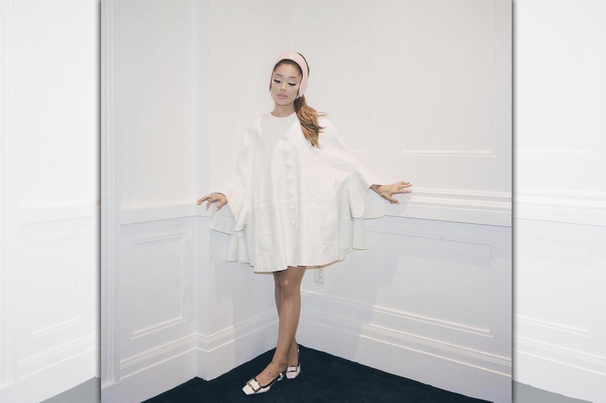 Ariana Grande拍攝MV時穿著Roger Vivier的Belle Vivier。(翻攝自Ariana Grande IG)