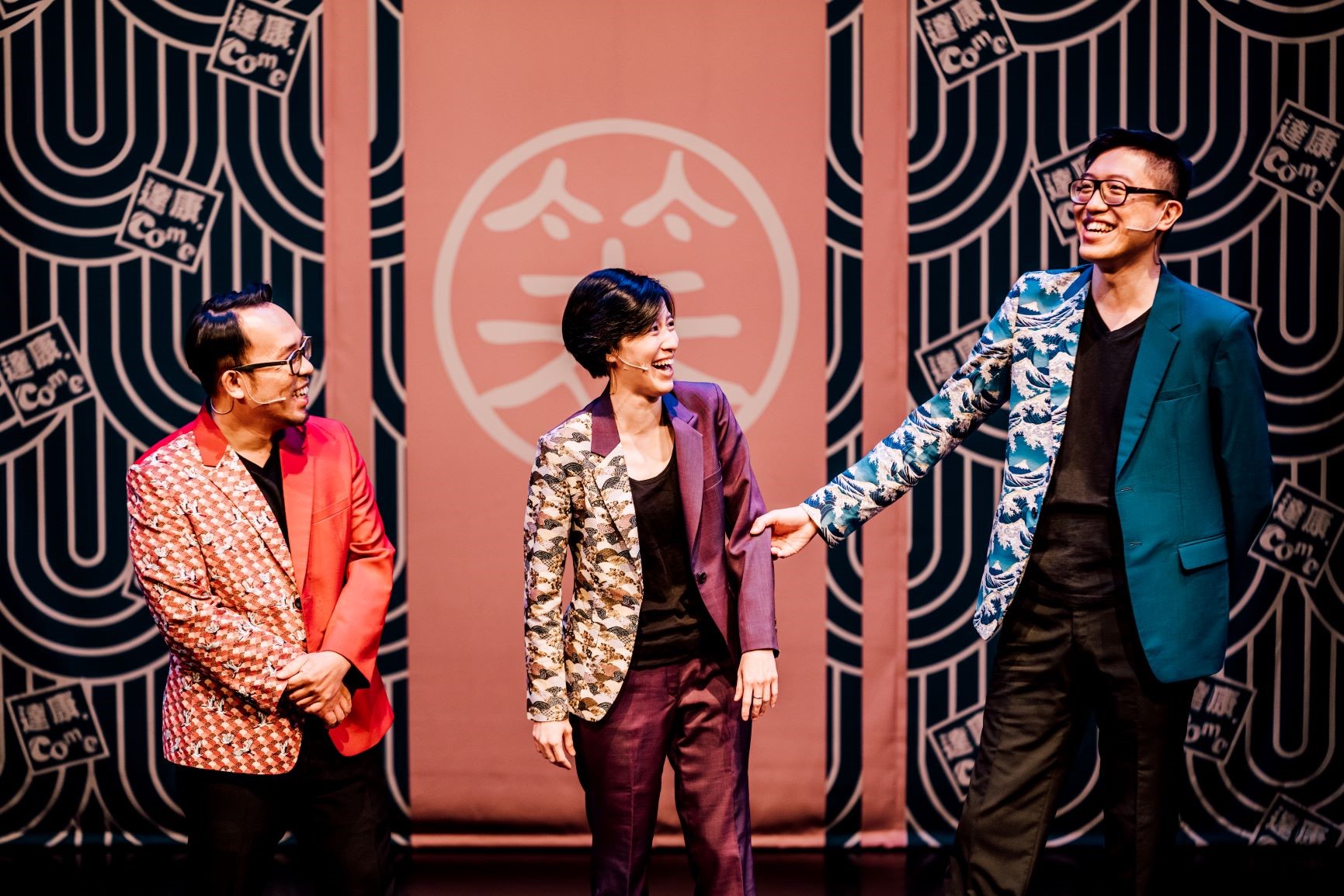 「達康.come」今年中攜手哈利(中) 在台中歌劇院推出現場喜劇作品《三口組》。(達康.come提供)