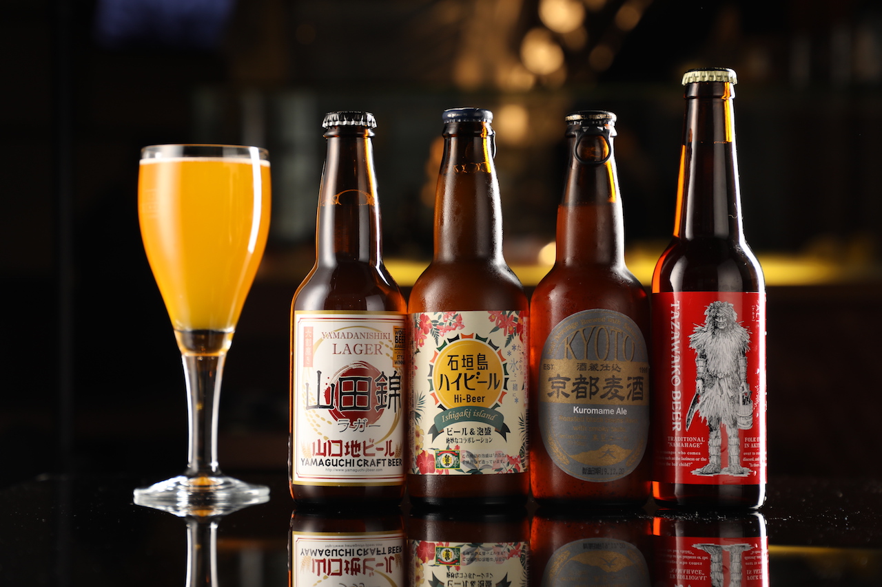 「ABV Bar & Kitchen 日式居酒館」供應多款日本精釀啤酒，風味和酒標都洋溢東洋風，值得啤酒迷專程來一趟。