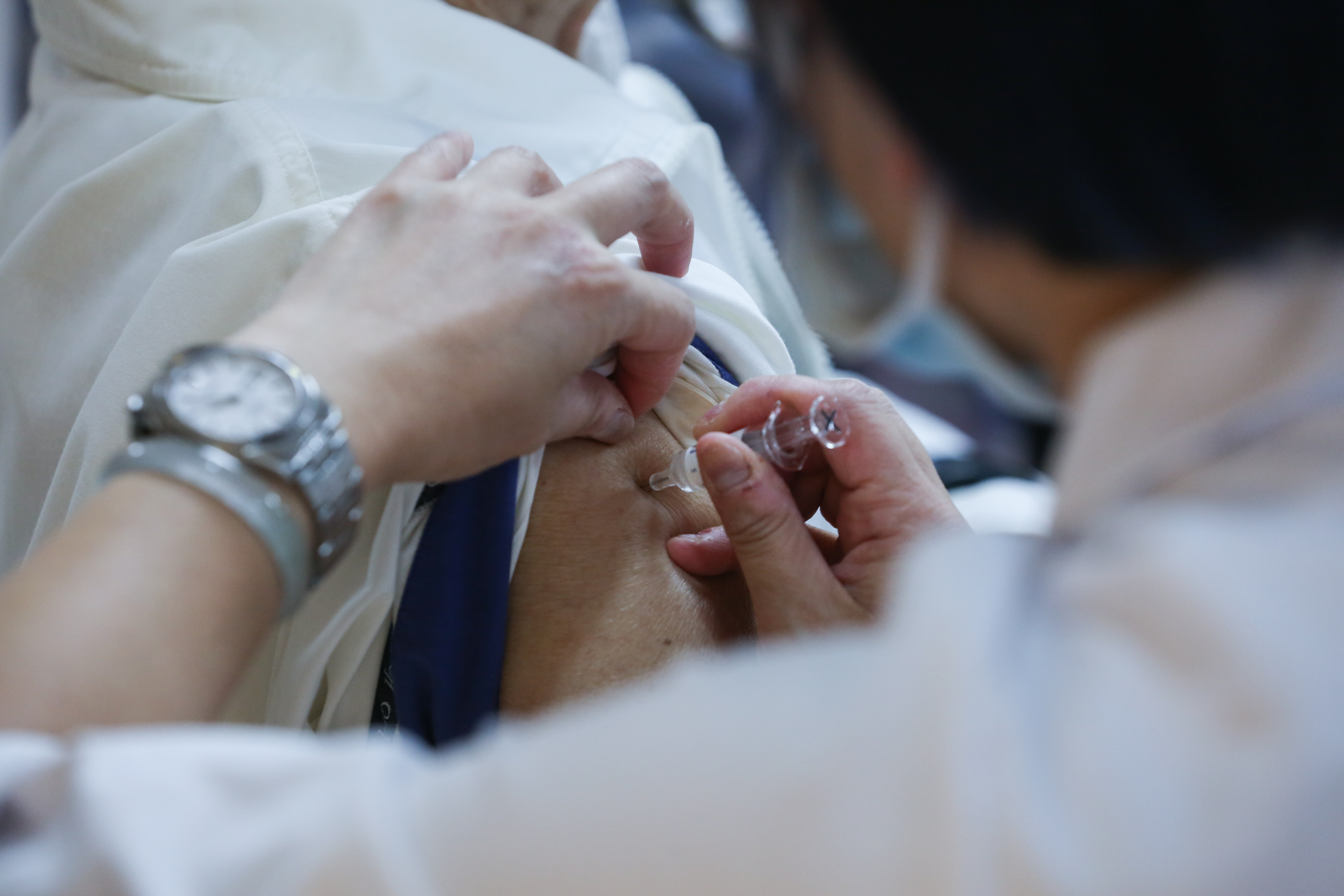 一名男性在施打流感疫苗10天後，罹患「GBS格林巴利症候群」，目前仍在加護病房治療。（本刊資料照）