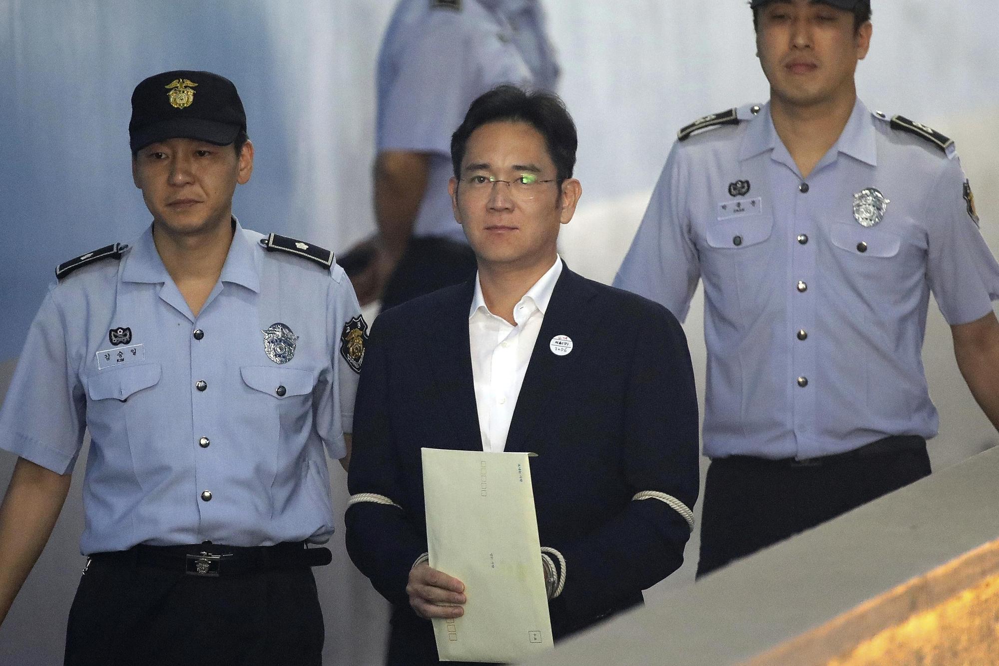 三星副會長李在鎔因涉嫌行賄前總統朴槿惠遭到起訴，最終當庭釋放。（達志影像）