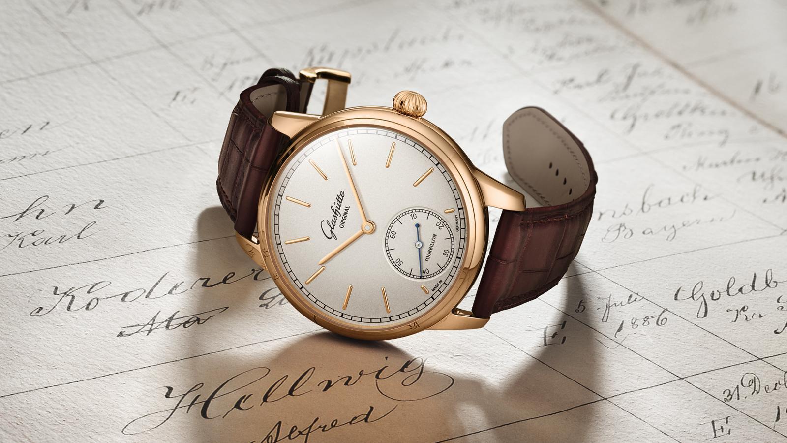 GLASHÜTTE ORIGINAL Alfred Helwig Tourbillon 1920 | 錶徑40mm／18K玫瑰金材質／時間指示、飛行陀飛輪裝置／54-01型手上鏈機芯／防水約30米／限量25只／建議售價NT$ 4,104,000