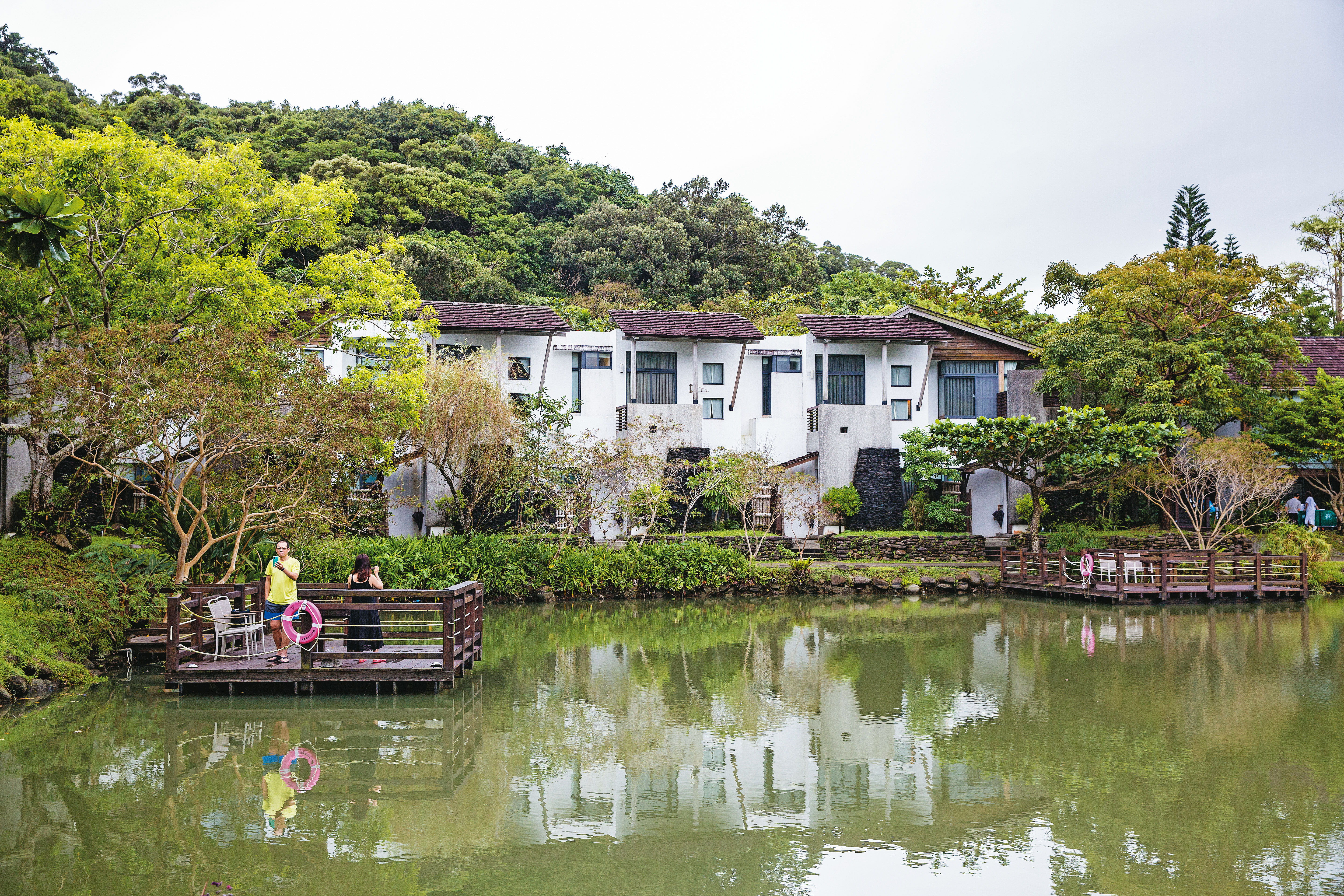 牡丹灣Villa位於屏東牡丹旭海村，主打1泊5食的溫泉料理。