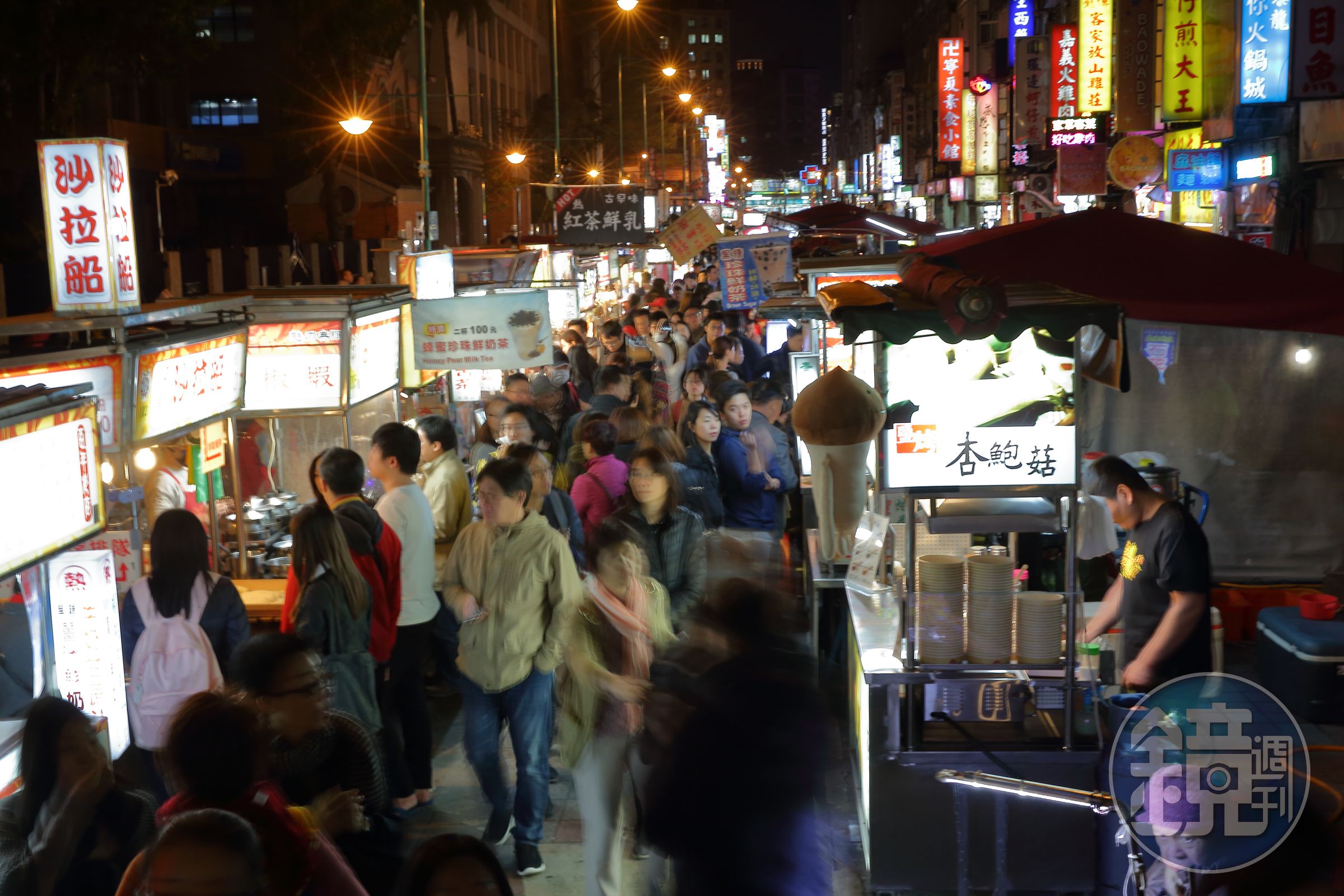 與士林夜市相比，寧夏夜市的發展確實如朱學恒當年所言，多年來人氣持續不墜。（本刊資料照）
