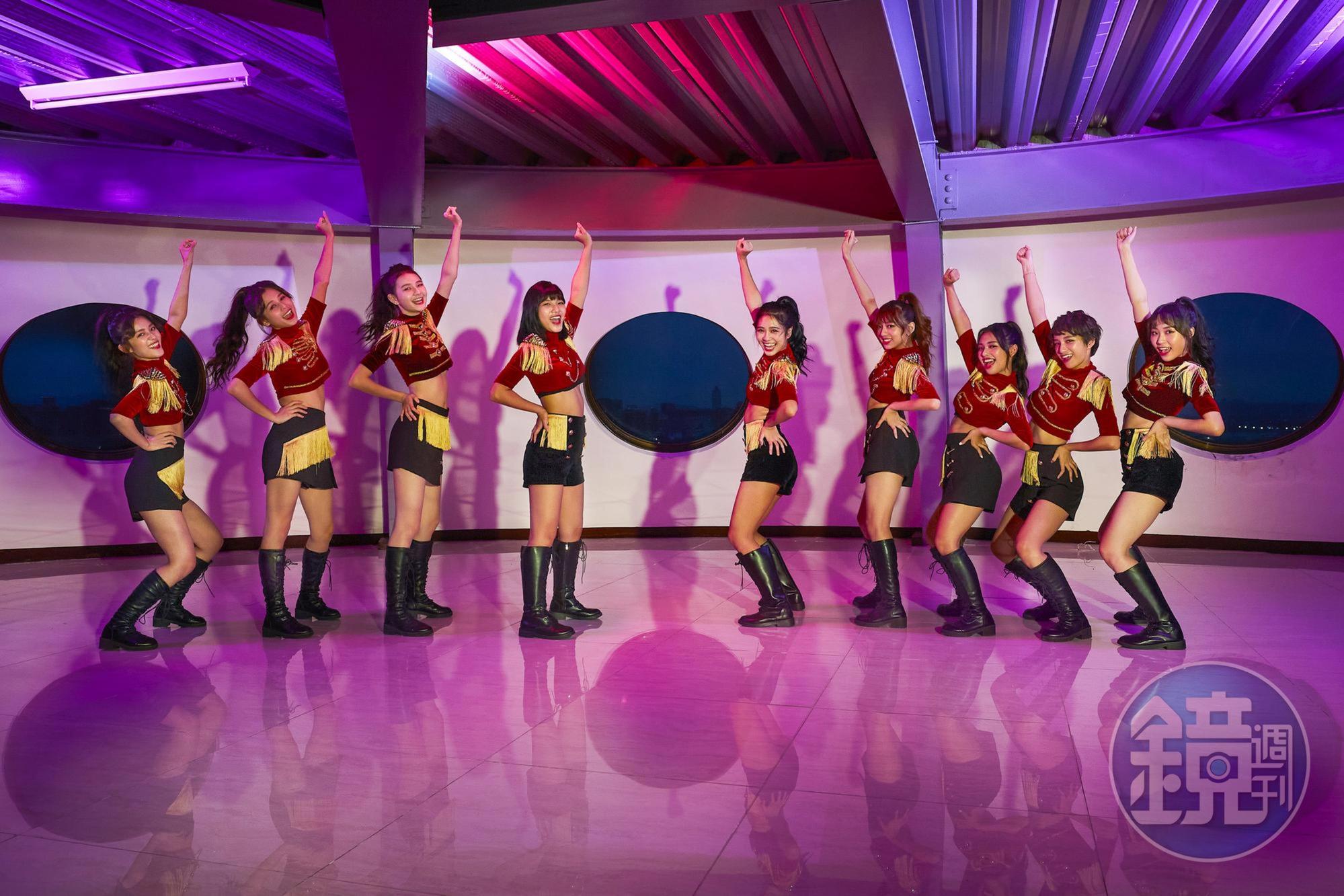STARTAIPEI 《初星》菱格世代DD52台北演唱會當天，《PINK FUN》全新進化魅力單曲〈Love超能力〉讓歌迷尖叫聲不絕。