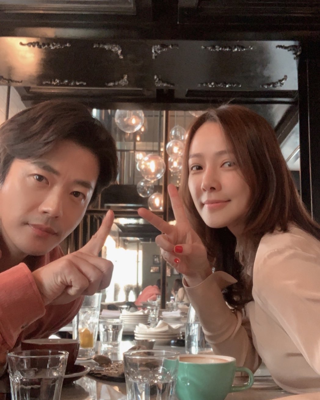 權相佑與孫泰英上個月慶祝結婚12週年。（翻攝孫泰英IG）