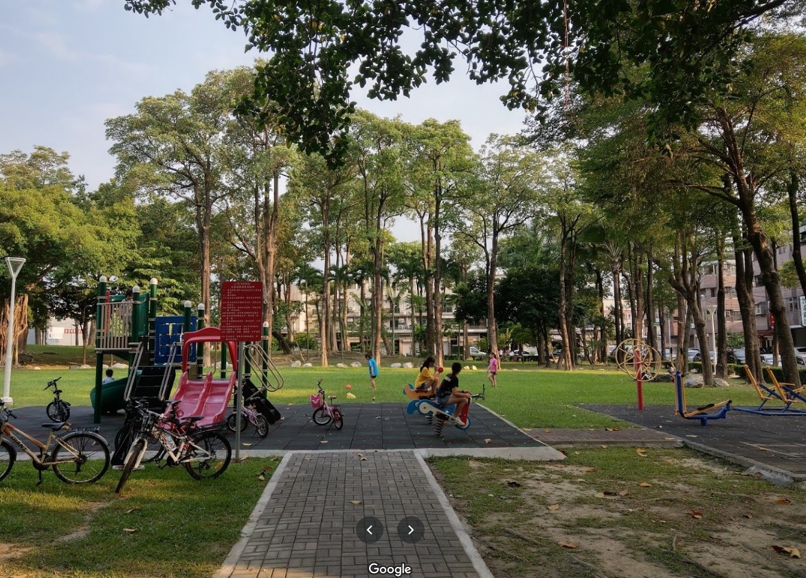 高雄一名11歲陳姓男童26日晚間在仁武區文武公園打球時,遭一群國中生用點火燒傷。示意圖,非當事者。(翻攝自google map)