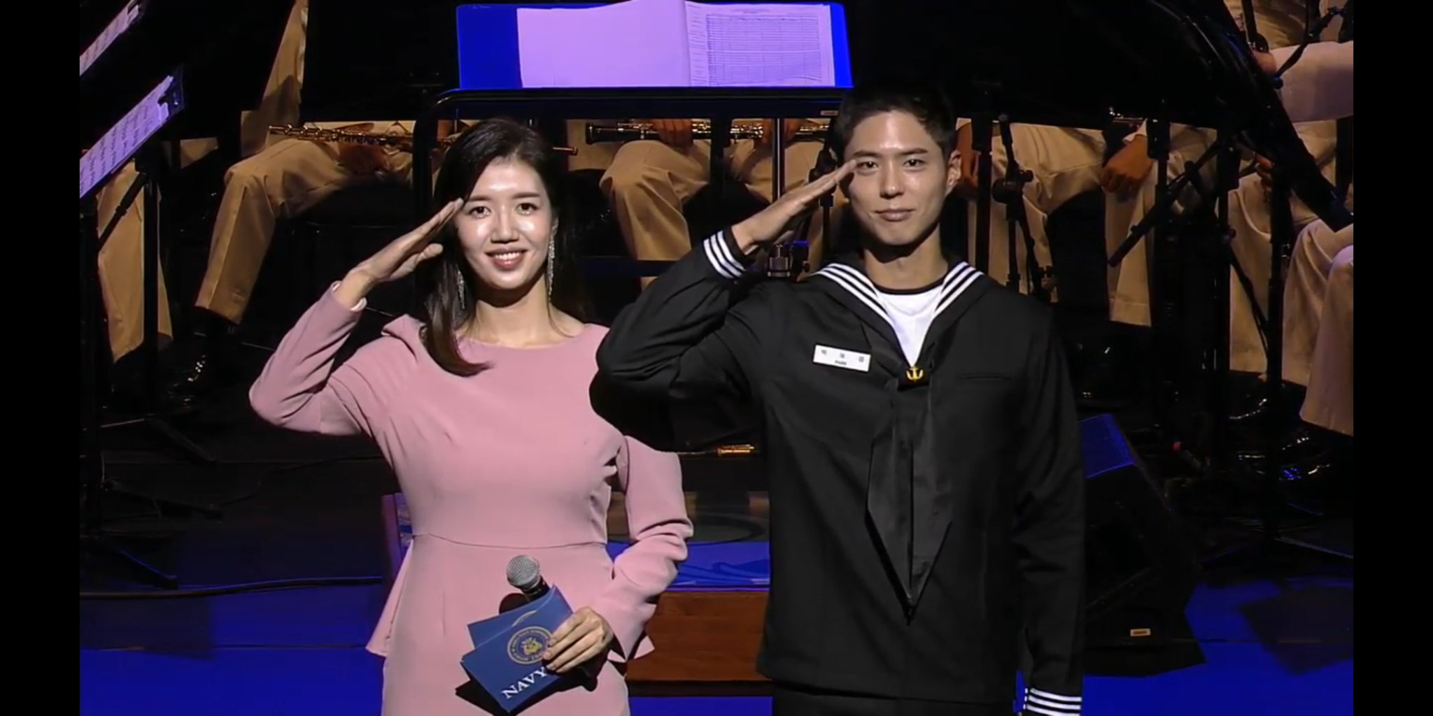 朴寶劍在8月底入伍服役，昨天為海軍音樂活動擔任主持人。（網路圖片）