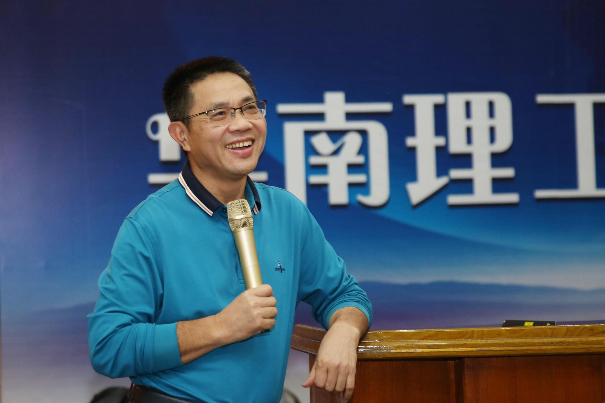 中國富豪陳生表示,「如果哪天兩岸統一,台灣回歸了」,將允諾將「大灑幣」砸下100多億元人民幣,送給每位台灣人一箱食品。(翻攝自今日頭條網站)