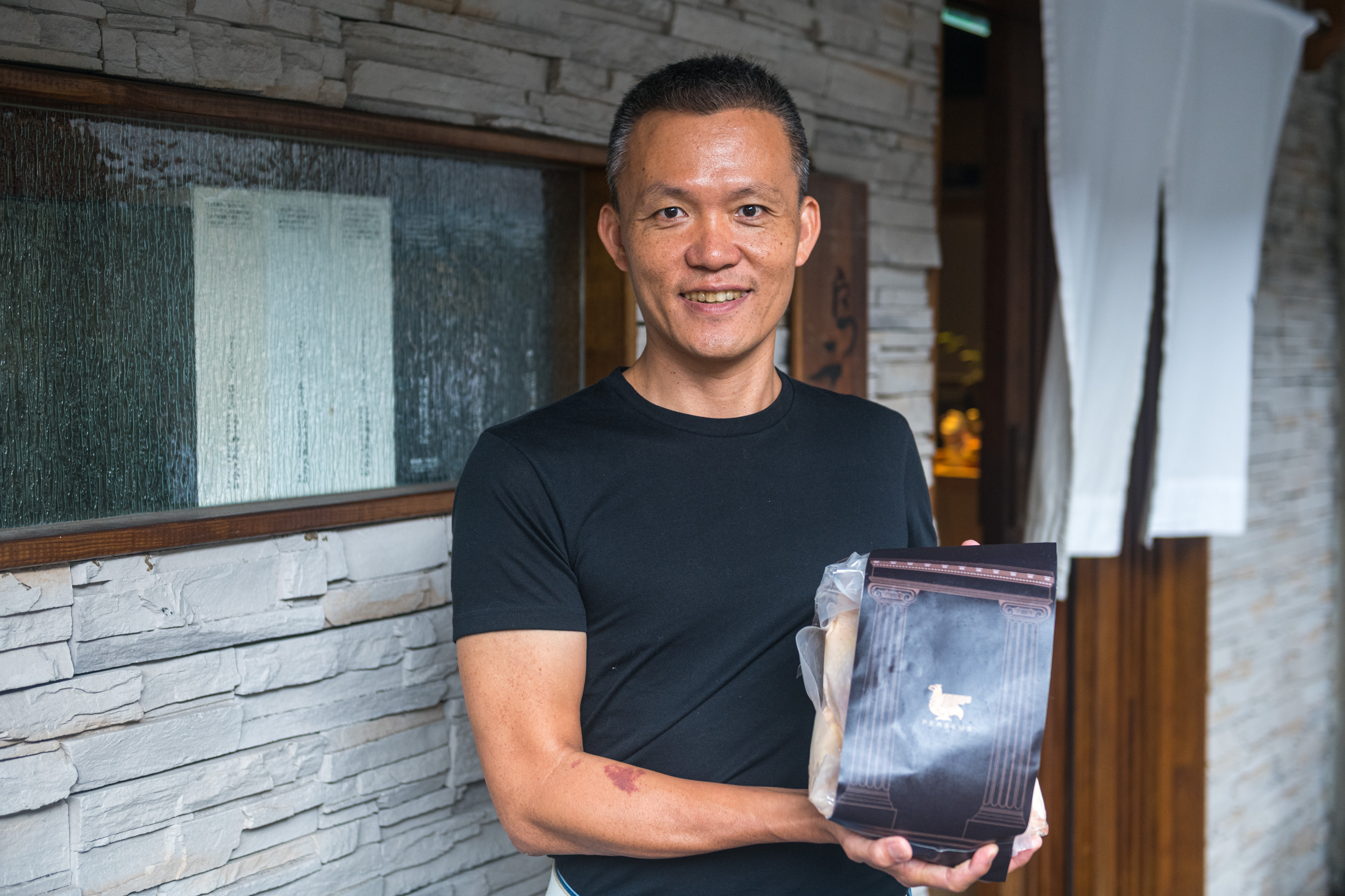 台灣土雞王「凱馨實業」總經理鄧學凱，打造台灣最高貴土雞品牌「帕修斯雞」。