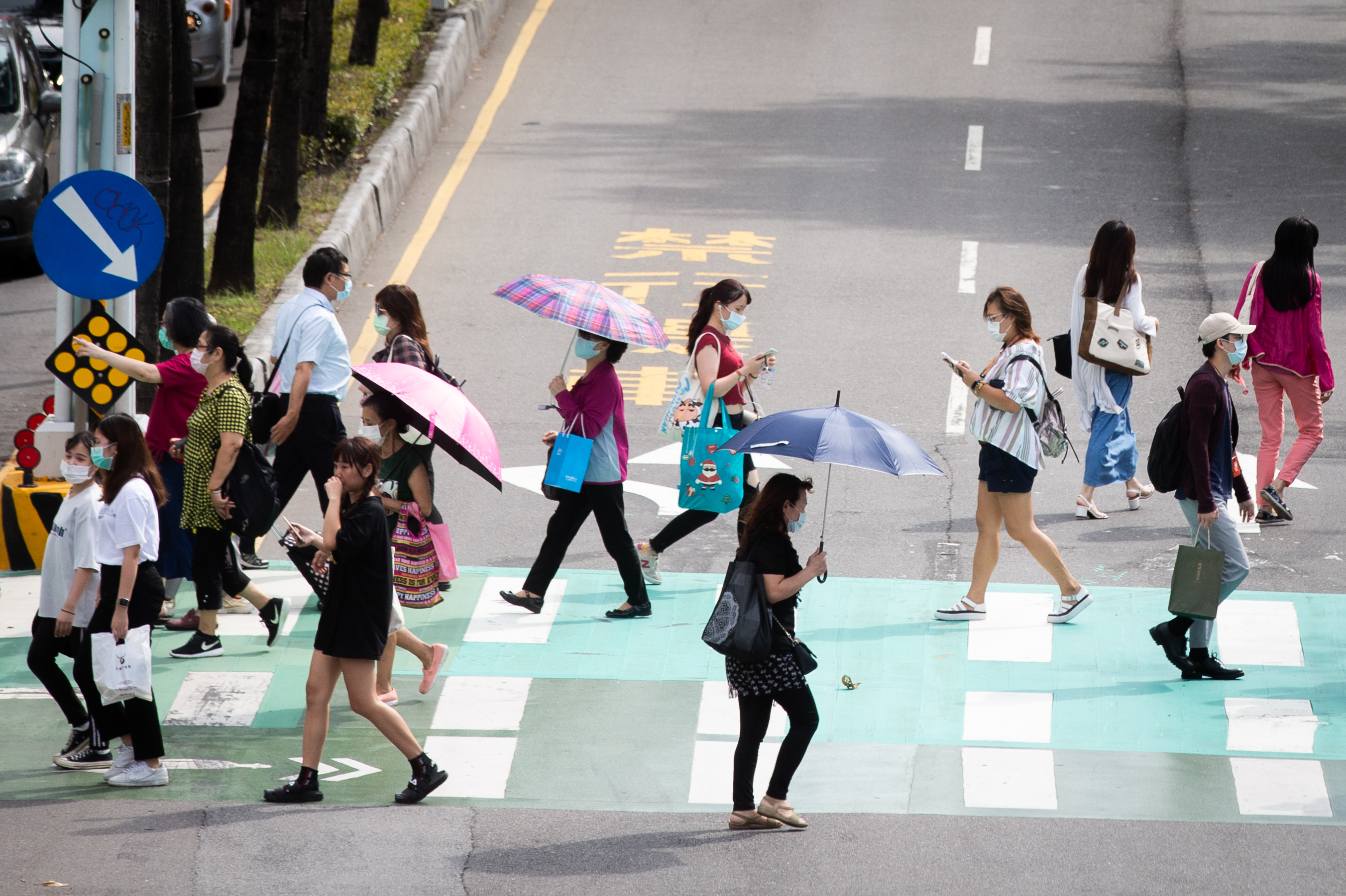 今、明兩天東北風影響，北台灣溫度會稍降，週末轉晴回溫好天氣。（本刊資料照）