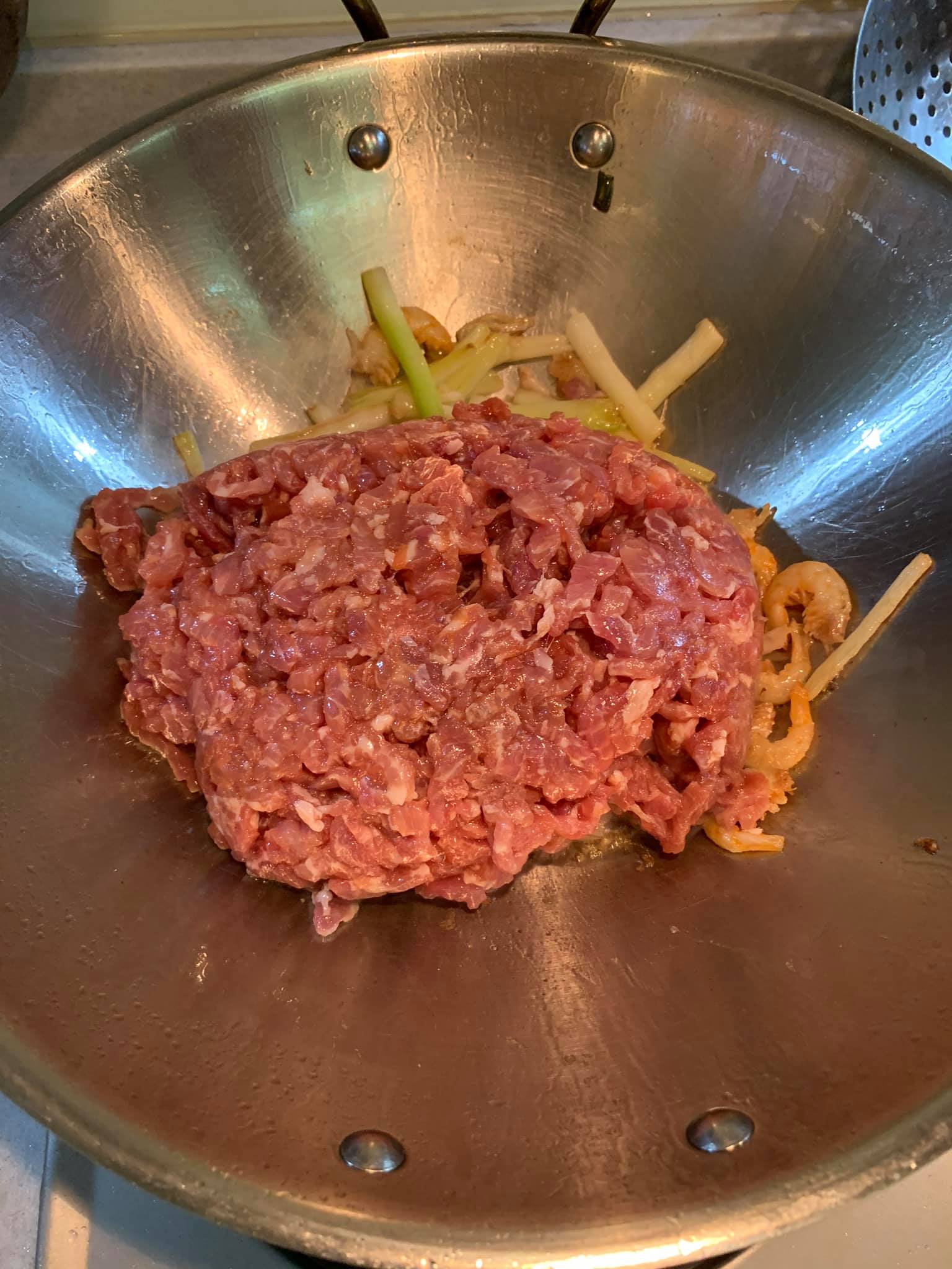 下肉絲同炒。