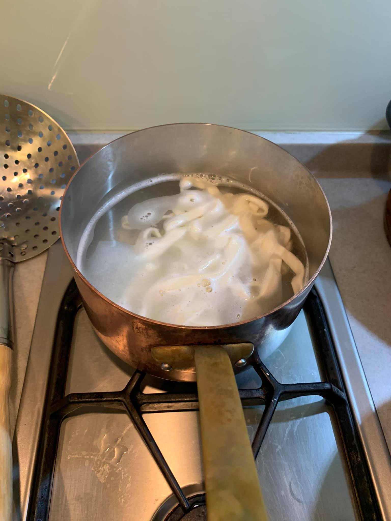 另起一鍋煮麵。