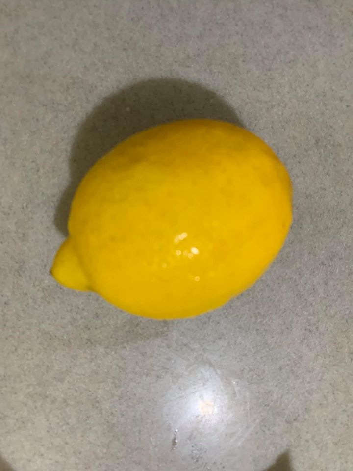 檸檬1顆。