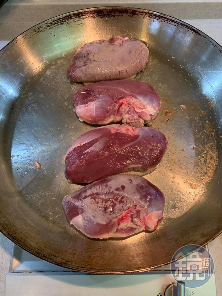 小火慢煎鴨胸。