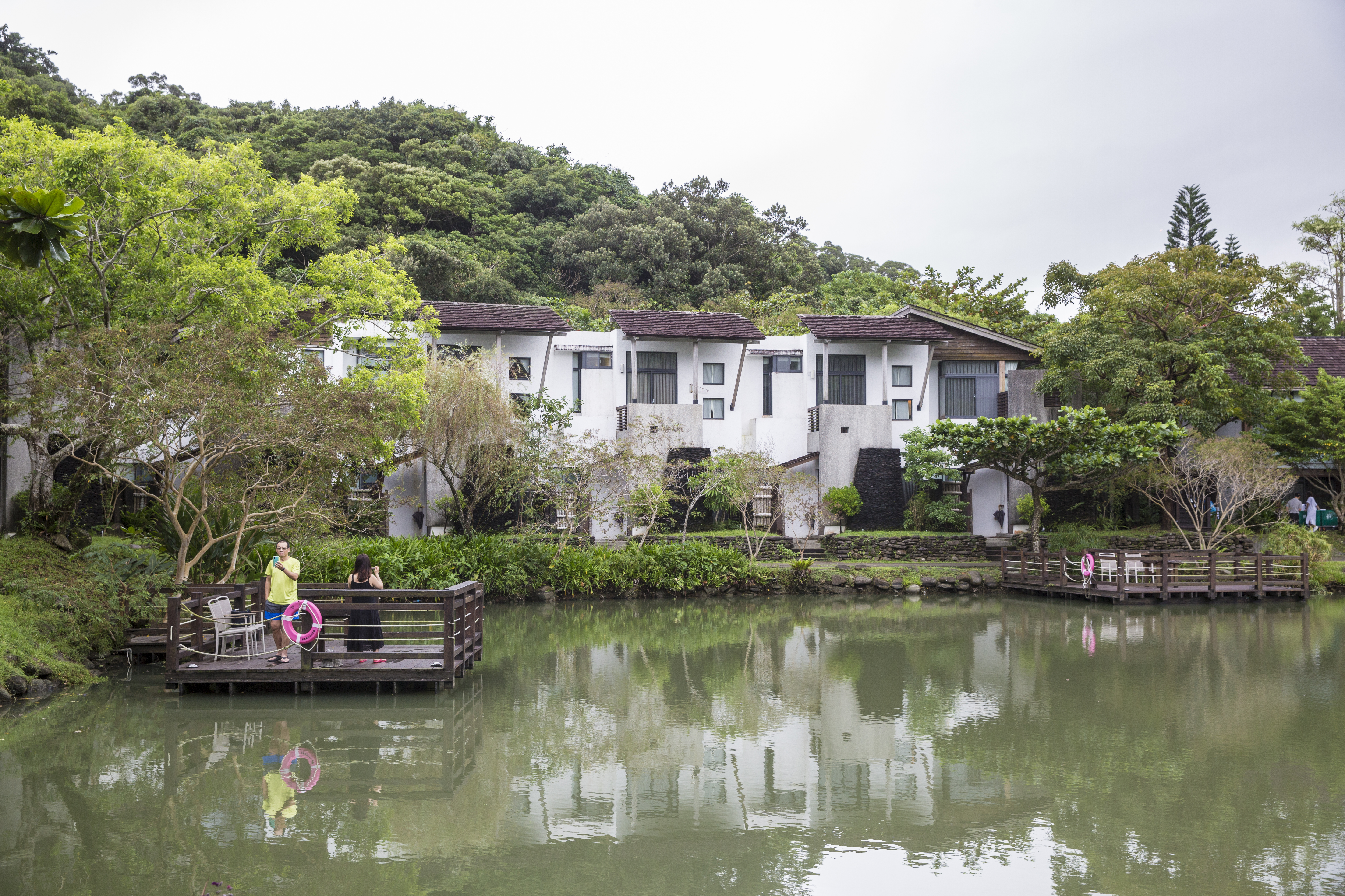 牡丹灣Villa位於屏東牡丹旭海村，為台灣頂級渡假村。
