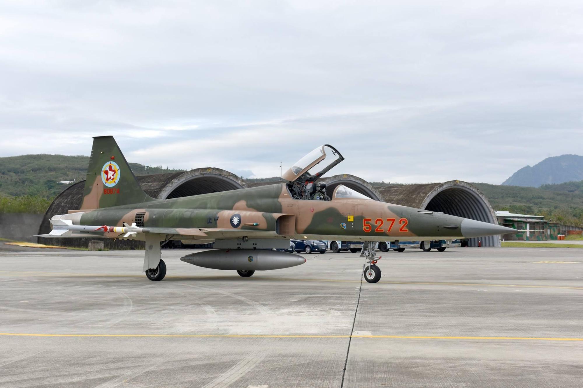 一架F-5E戰鬥機墜海起火意外，駕駛朱冠甍不幸殉職。（示意圖，翻攝自中華民國空軍臉書）