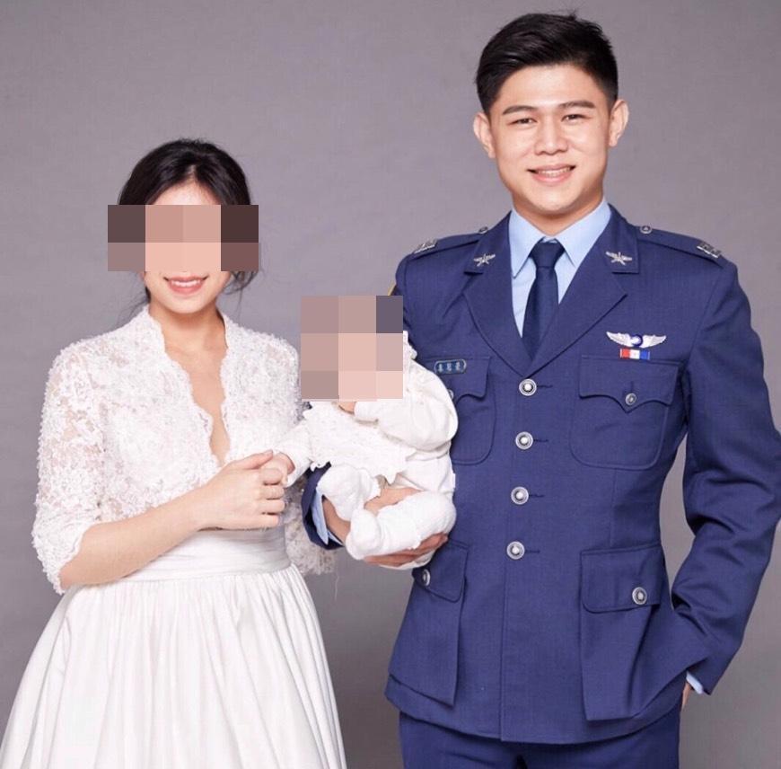 朱冠甍與妻女事前拍好婚紗照,如今卻天人永隔。(翻攝自朱冠甍IG)