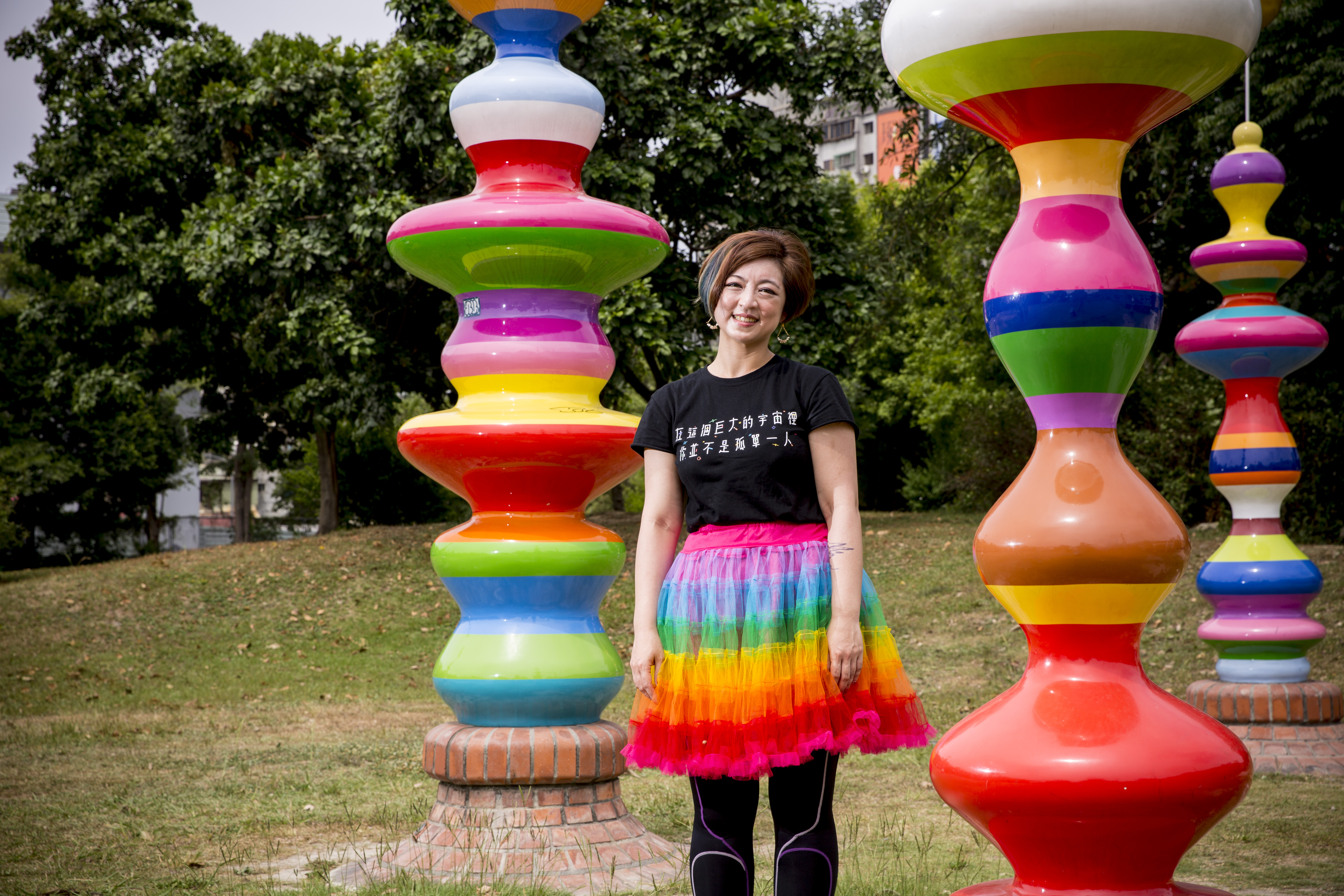 彩虹平權大平台執行長呂欣潔認為，同婚立法過程是同志社群的一次政治練習。