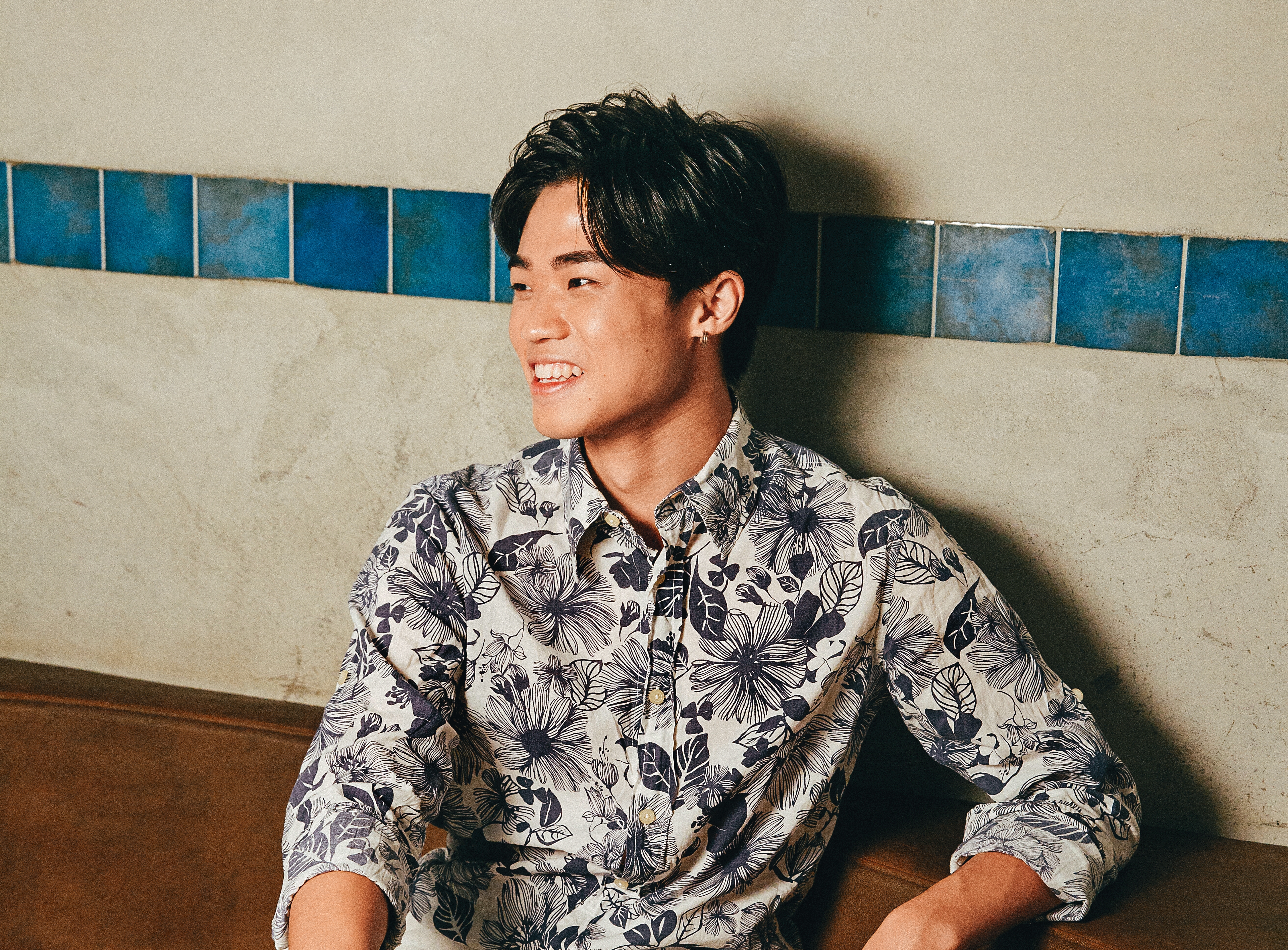 即使已經演了10多部作品，潘親御面對鏡頭仍會緊張，不自覺露出傻笑。